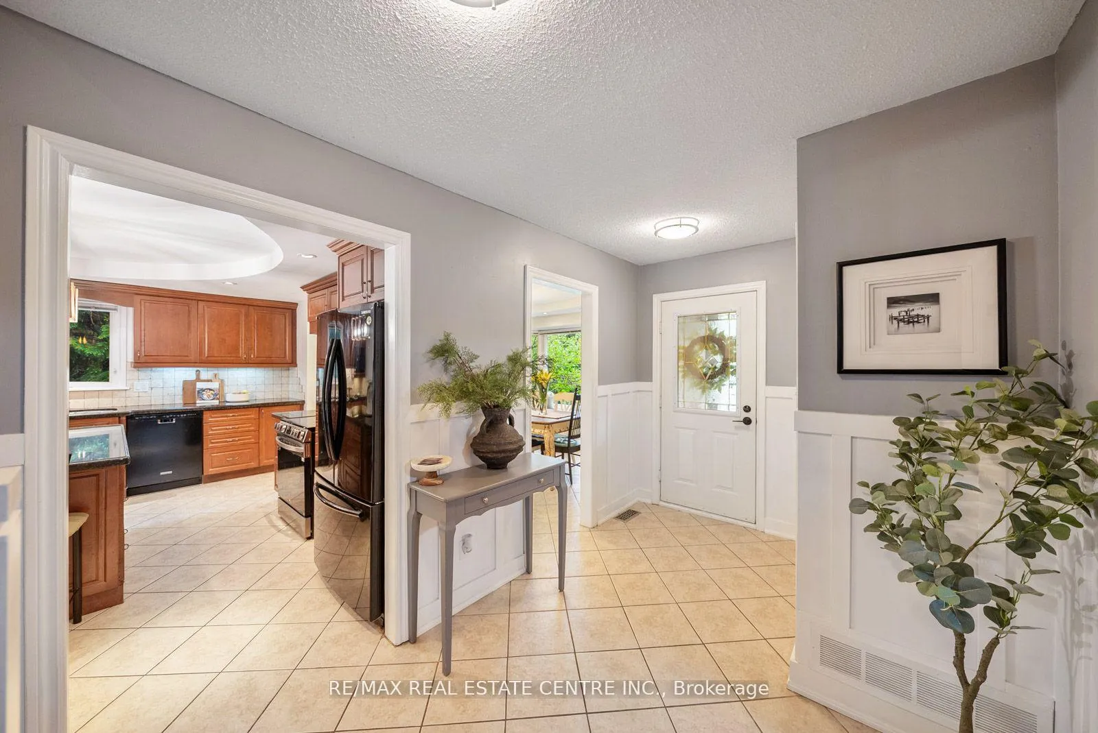 Photo 5 of 1684 Vaughan Drive, Caledon, Caledon Village — HOMEH