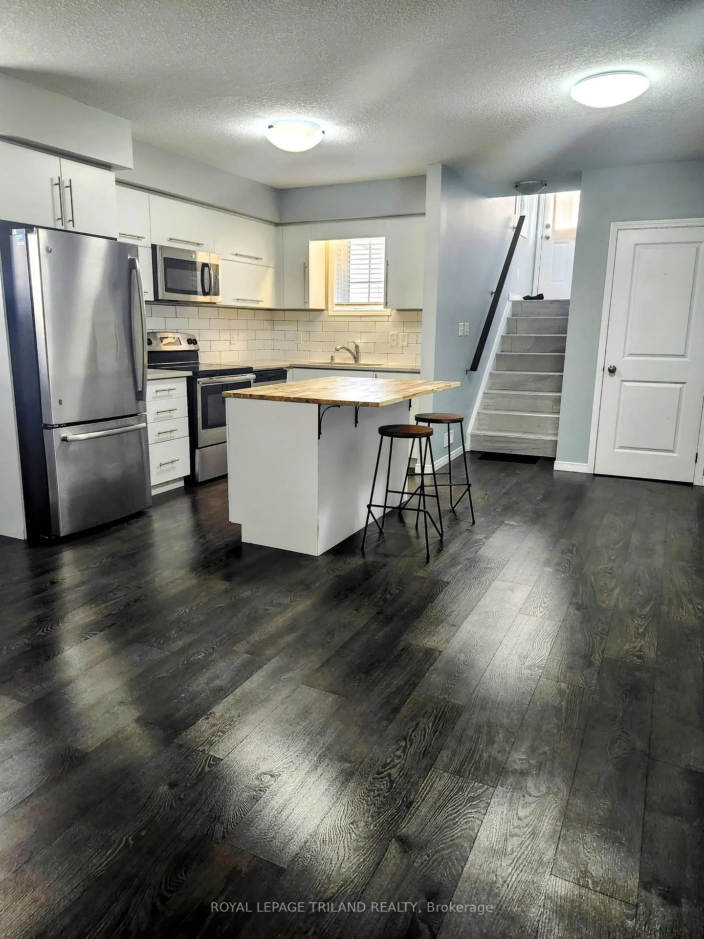 Photo 4 of Unit 25, 3200 Singleton Avenue, London, South W — HOMEH