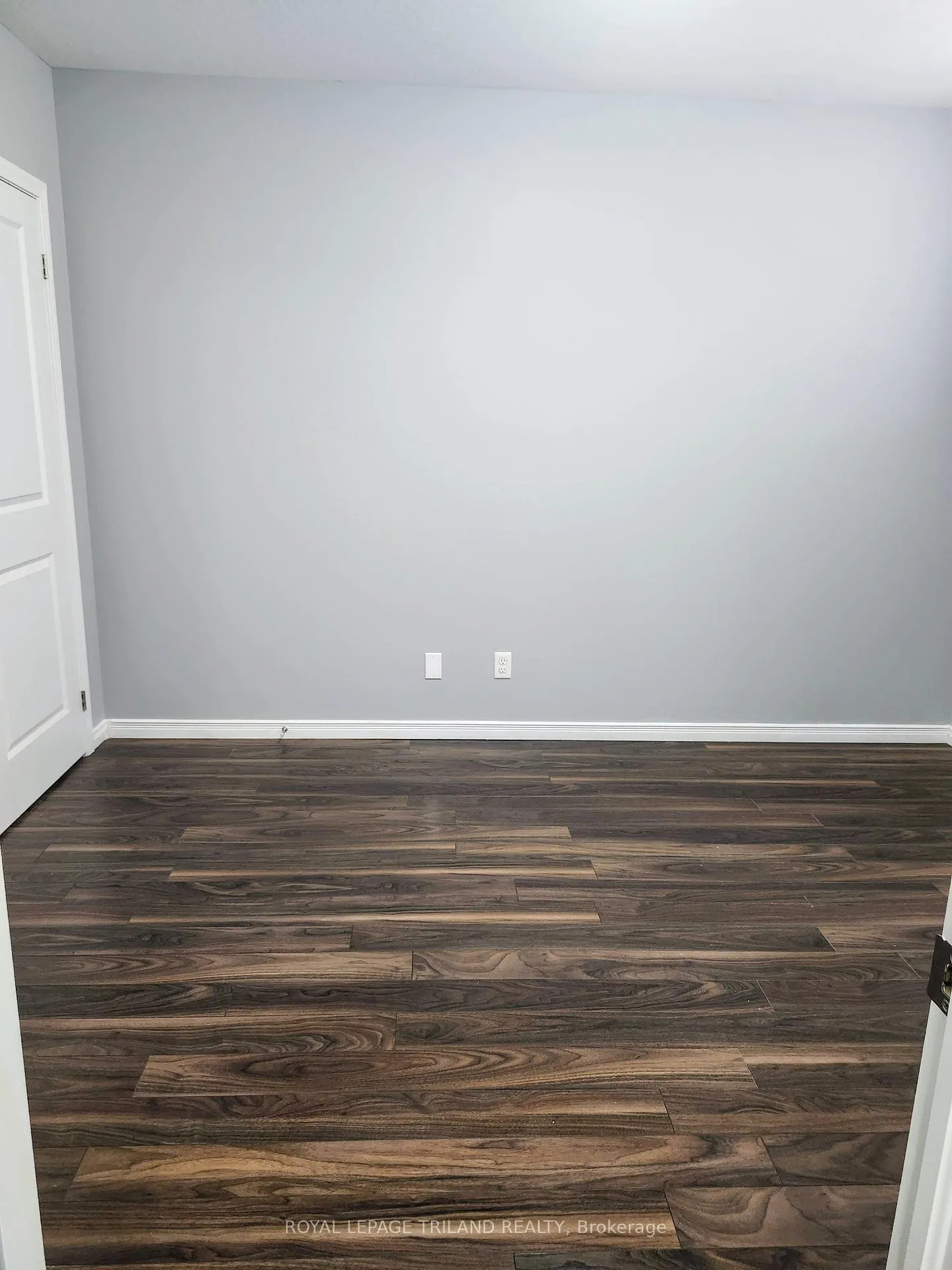 Photo 5 of Unit 25, 3200 Singleton Avenue, London, South W — HOMEH