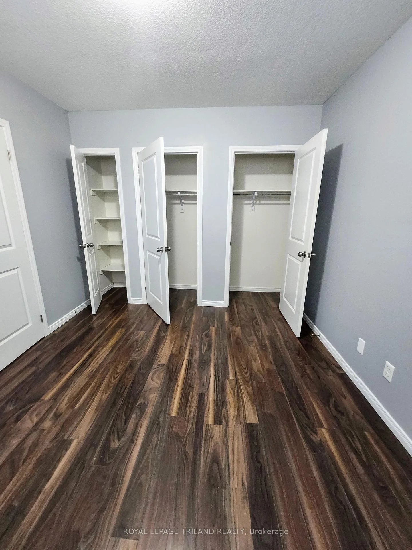 Photo 6 of Unit 25, 3200 Singleton Avenue, London, South W — HOMEH