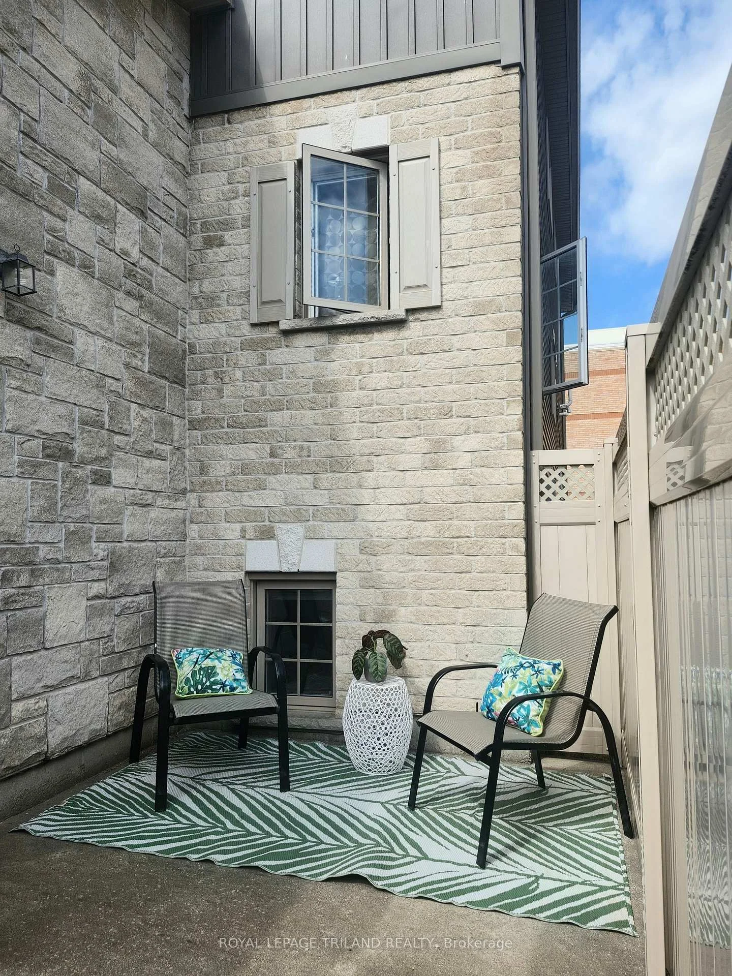 Photo 11 of Unit 25, 3200 Singleton Avenue, London, South W — HOMEH