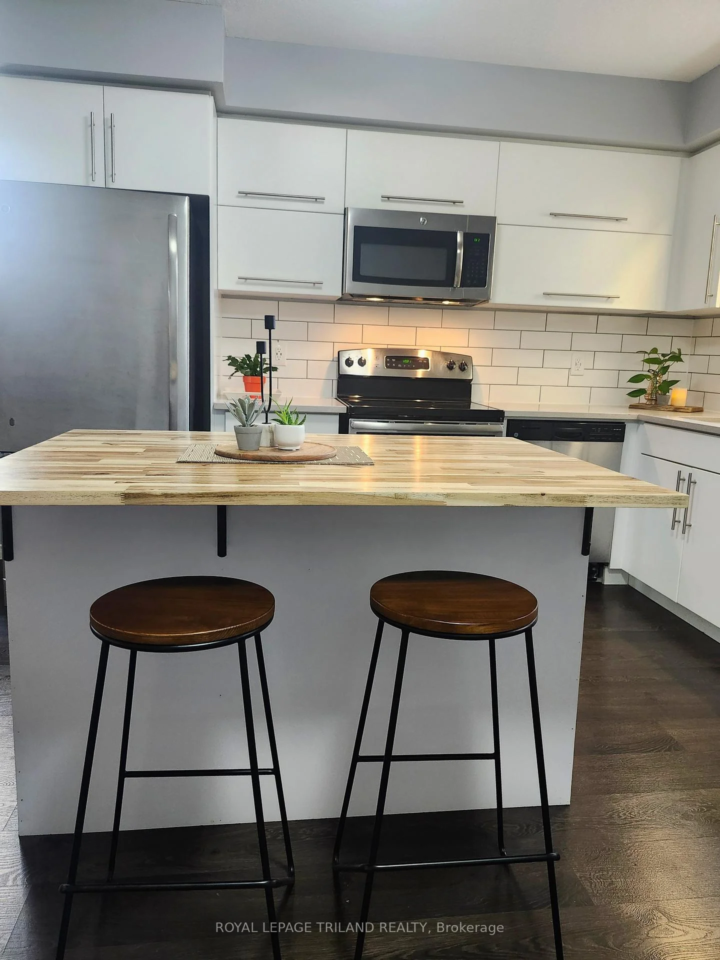 Photo 14 of Unit 25, 3200 Singleton Avenue, London, South W — HOMEH