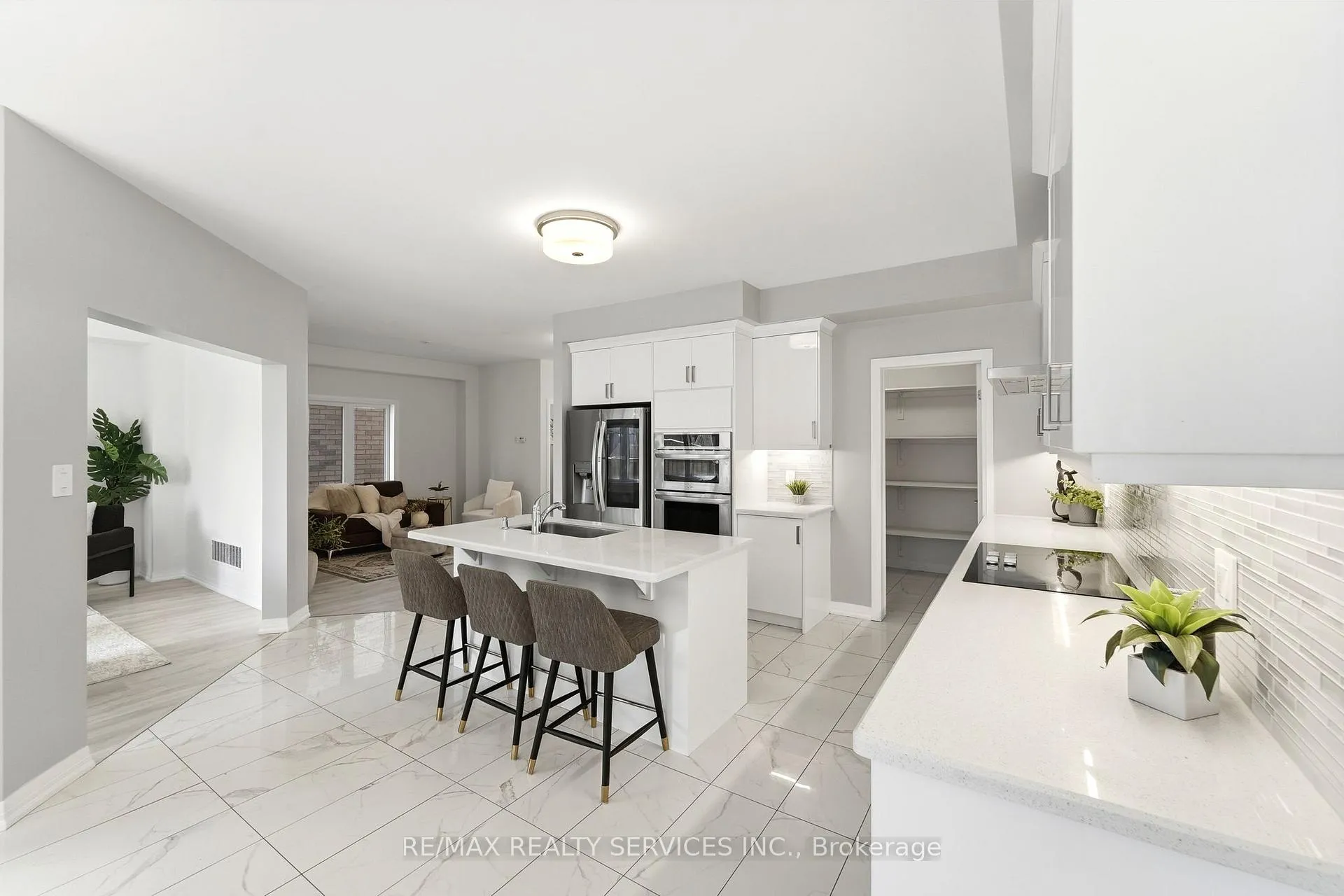 Photo 15 of 6 George Brier Drive W, Brant, Paris — HOMEH