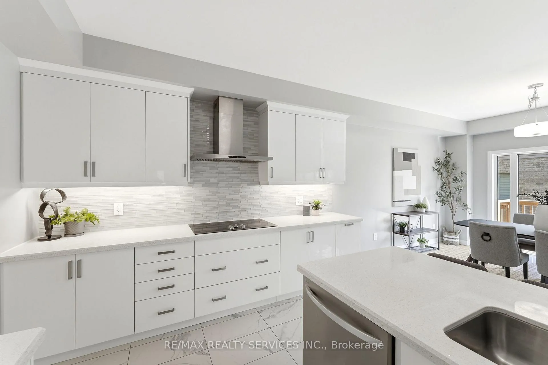 Photo 18 of 6 George Brier Drive W, Brant, Paris — HOMEH