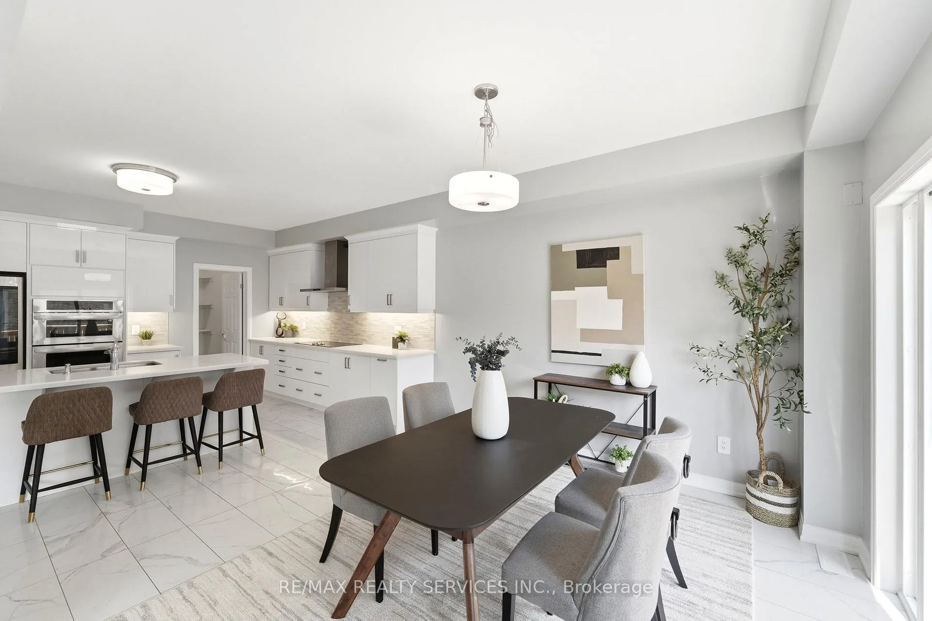 Photo 19 of 6 George Brier Drive W, Brant, Paris — HOMEH