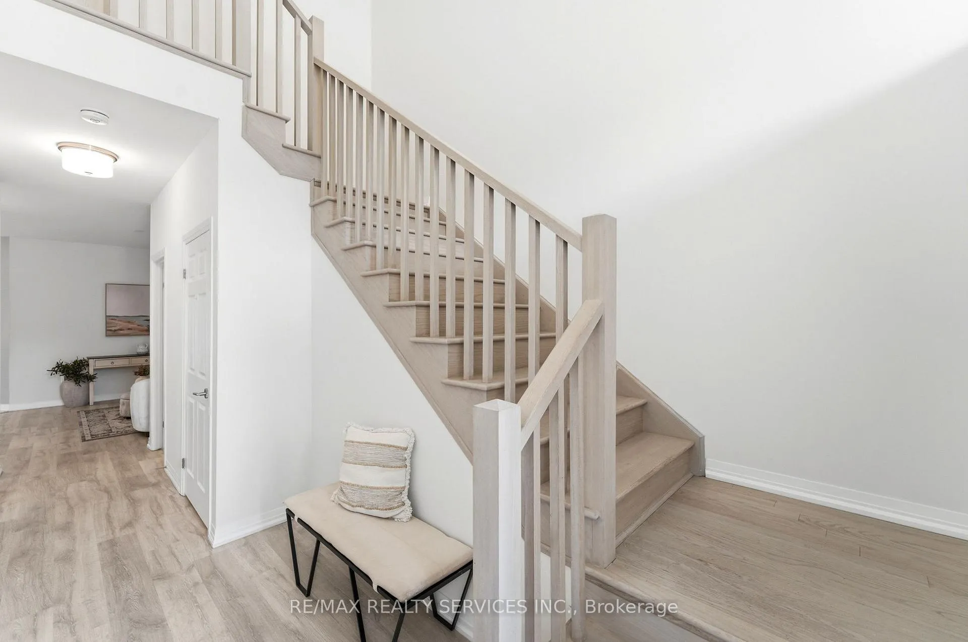 Photo 22 of 6 George Brier Drive W, Brant, Paris — HOMEH