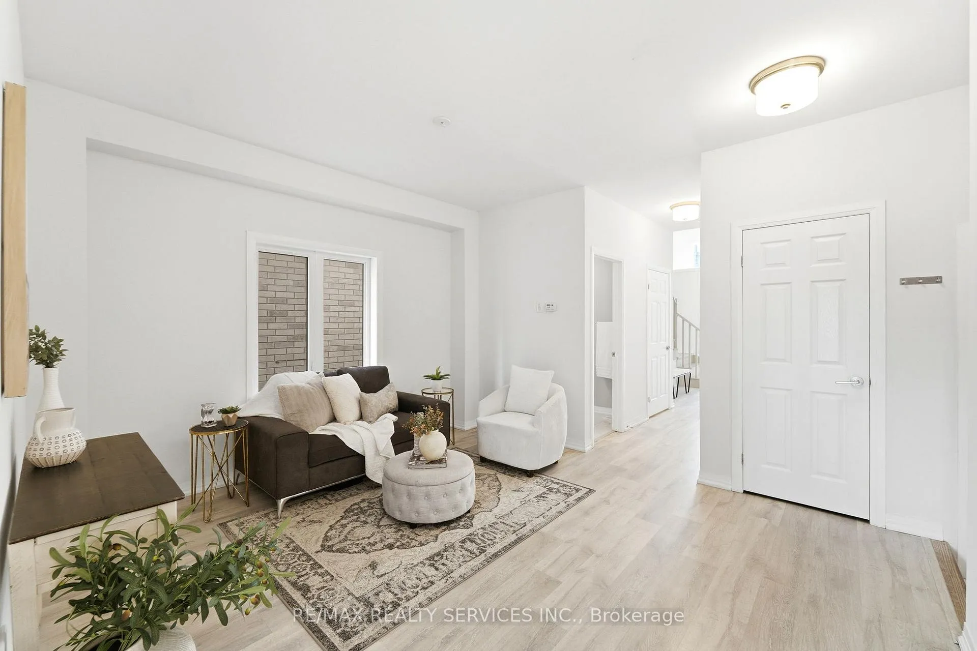 Photo 24 of 6 George Brier Drive W, Brant, Paris — HOMEH