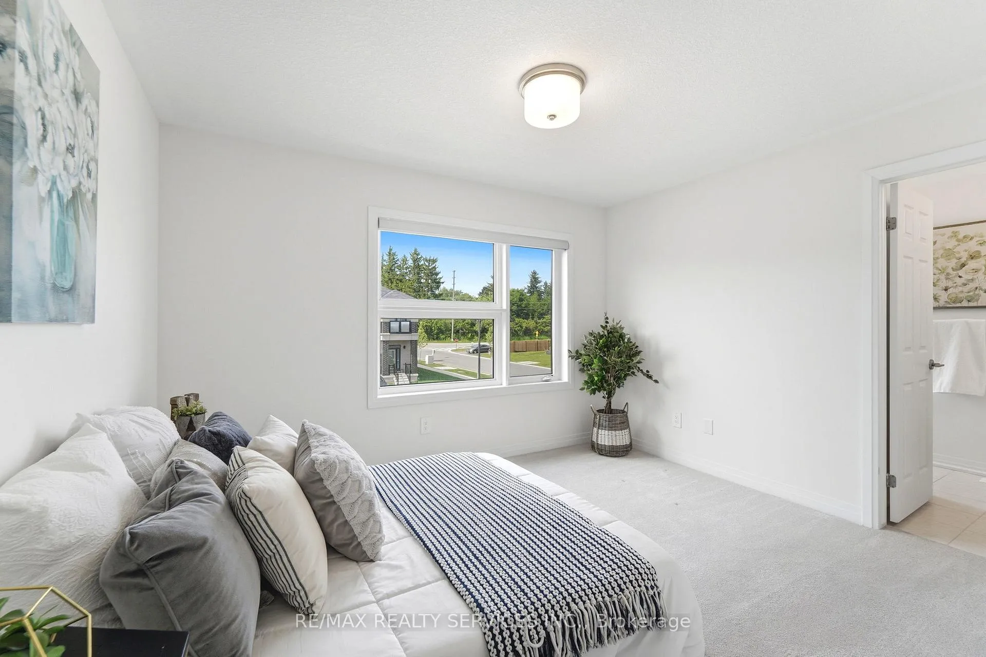 Photo 32 of 6 George Brier Drive W, Brant, Paris — HOMEH