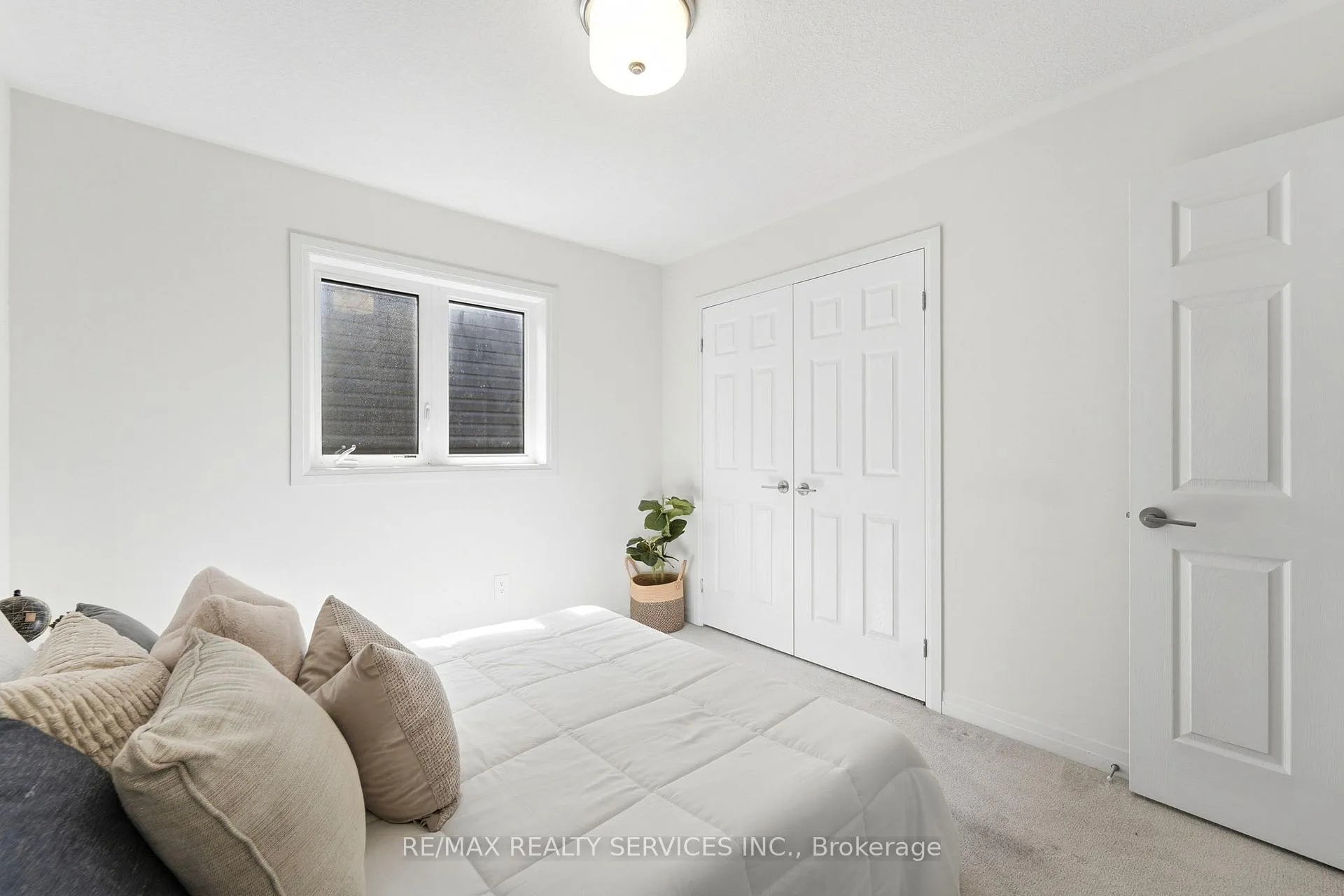 Photo 42 of 6 George Brier Drive W, Brant, Paris — HOMEH