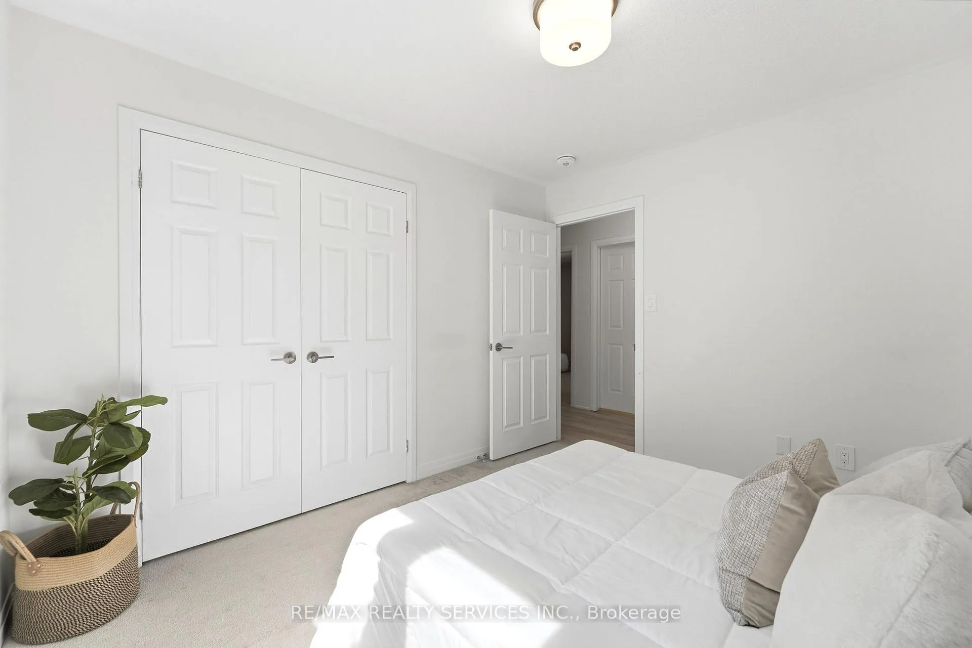 Photo 43 of 6 George Brier Drive W, Brant, Paris — HOMEH