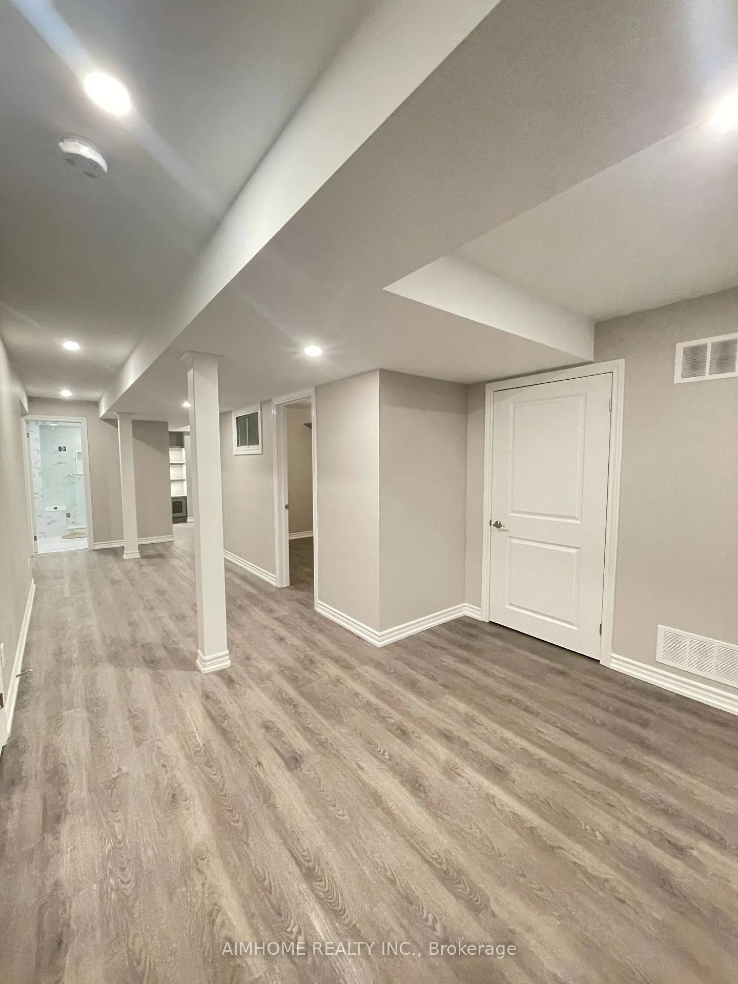 Photo 6 of Unit Bsmt, 90 Maverick Crescent, Vaughan, Patterson — HOMEH
