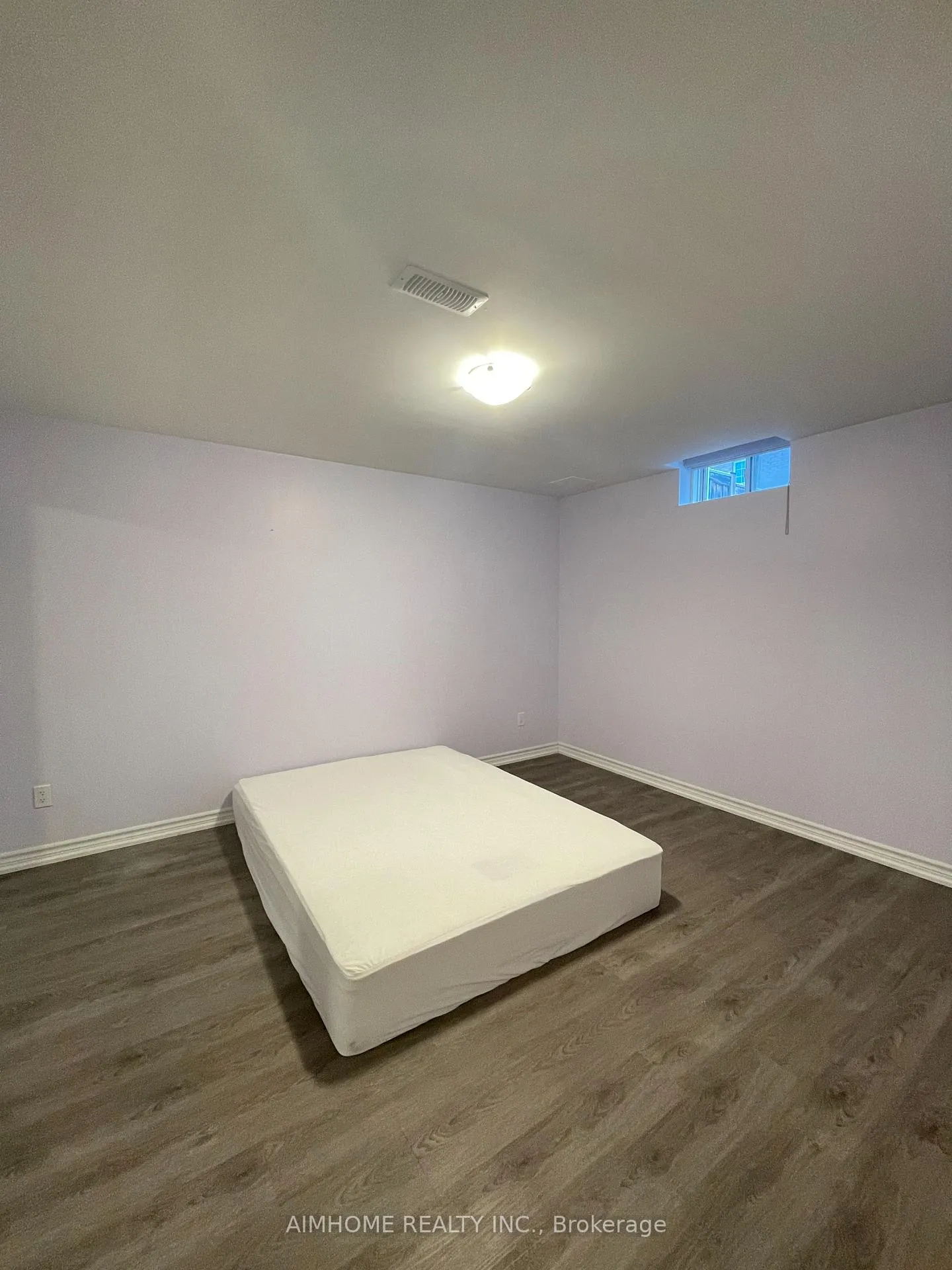 Photo 8 of Unit Bsmt, 90 Maverick Crescent, Vaughan, Patterson — HOMEH