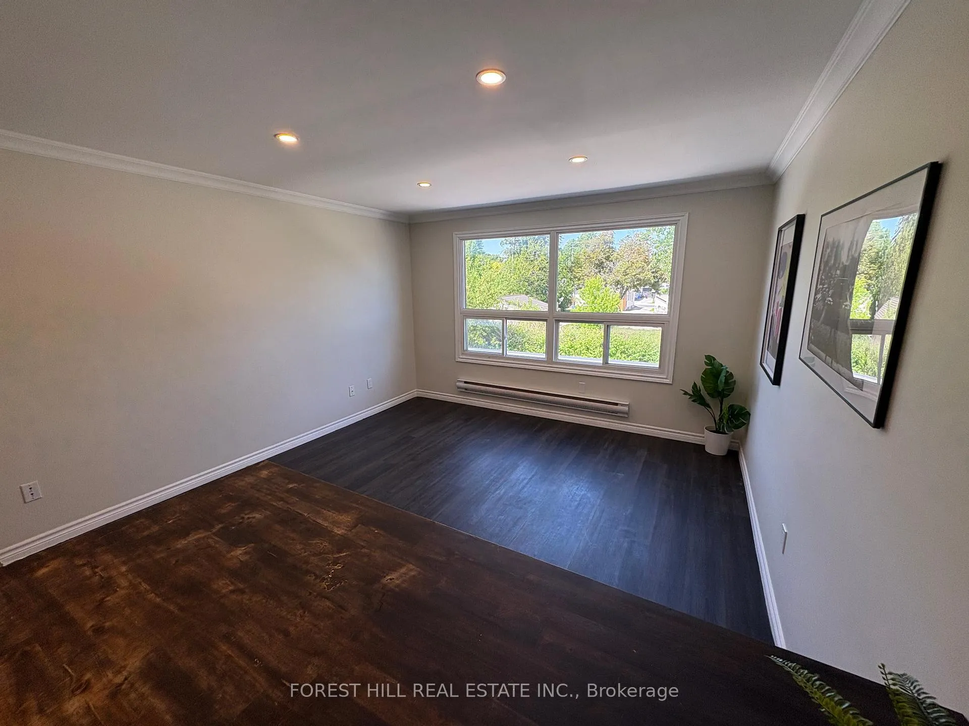 Photo 2 of Unit 8, 130 King Street E, Clarington, Bowmanville — HOMEH