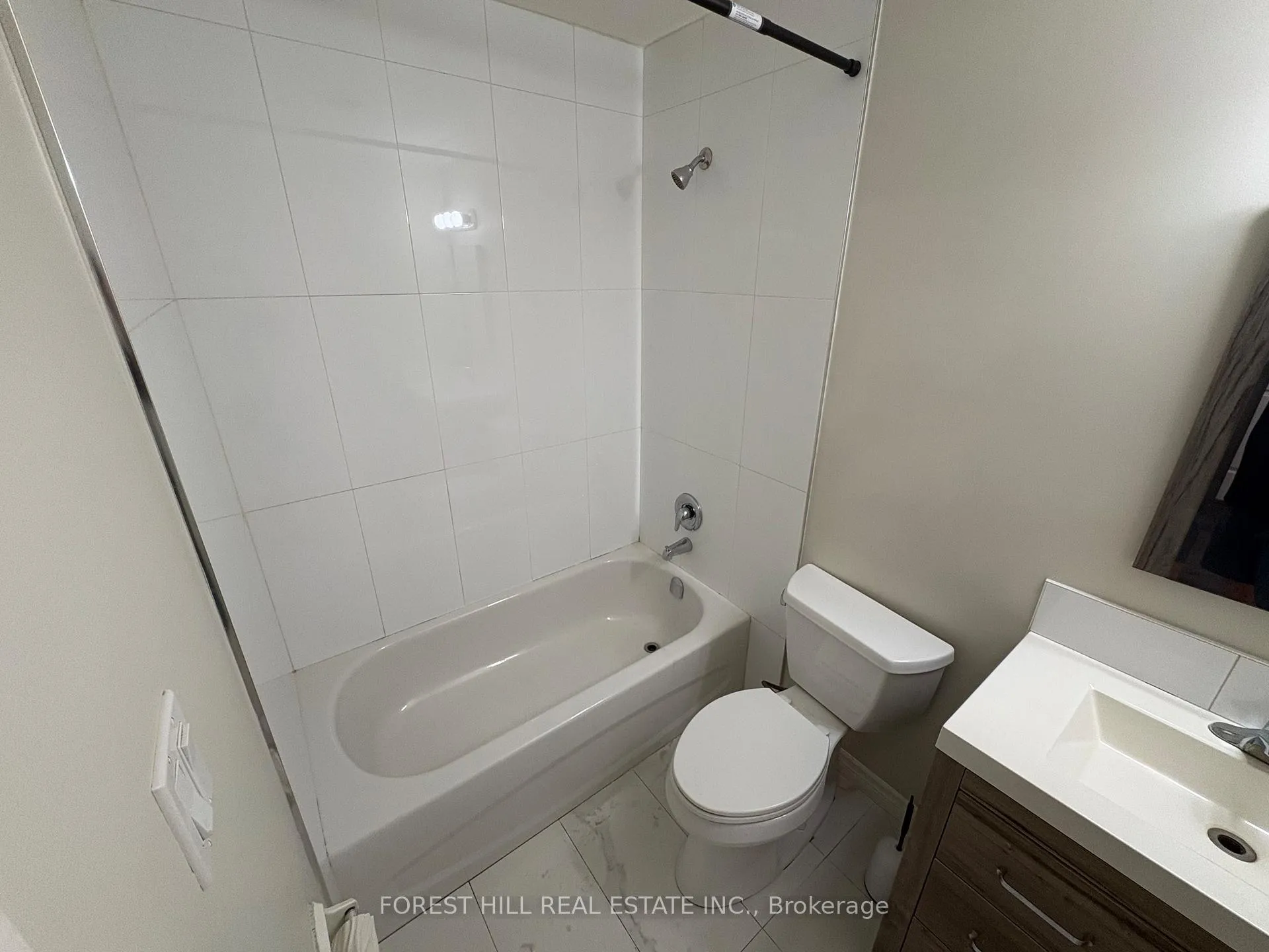 Photo 11 of Unit 8, 130 King Street E, Clarington, Bowmanville — HOMEH