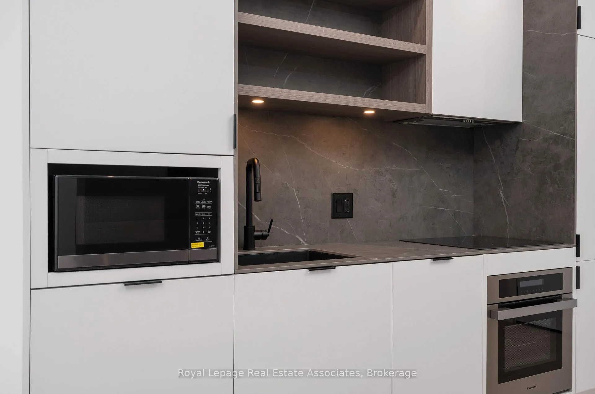 Photo 5 of Unit 3908, 55 Charles Street E, Toronto, Church-Yonge Corridor — HOMEH
