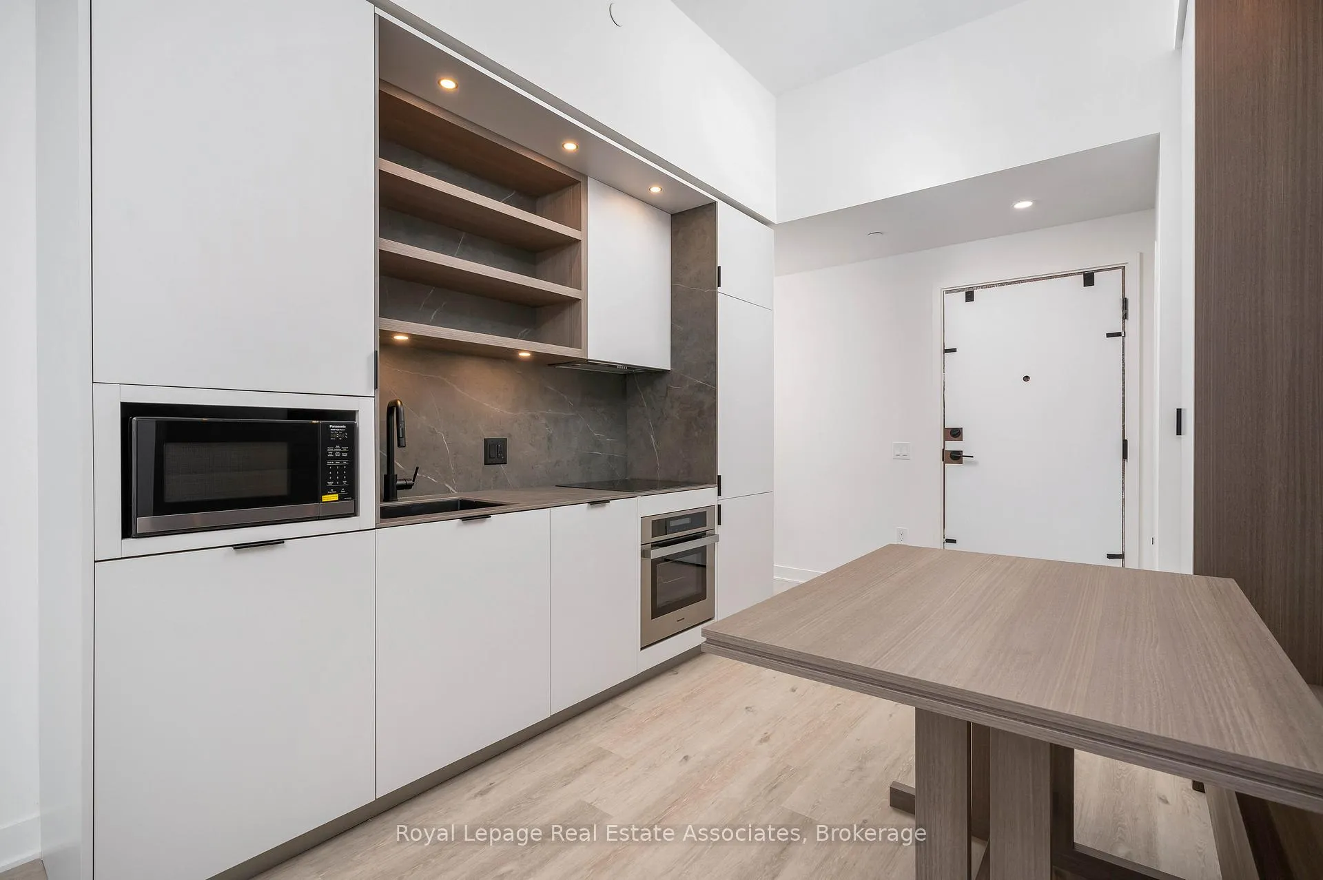 Photo 7 of Unit 3908, 55 Charles Street E, Toronto, Church-Yonge Corridor — HOMEH
