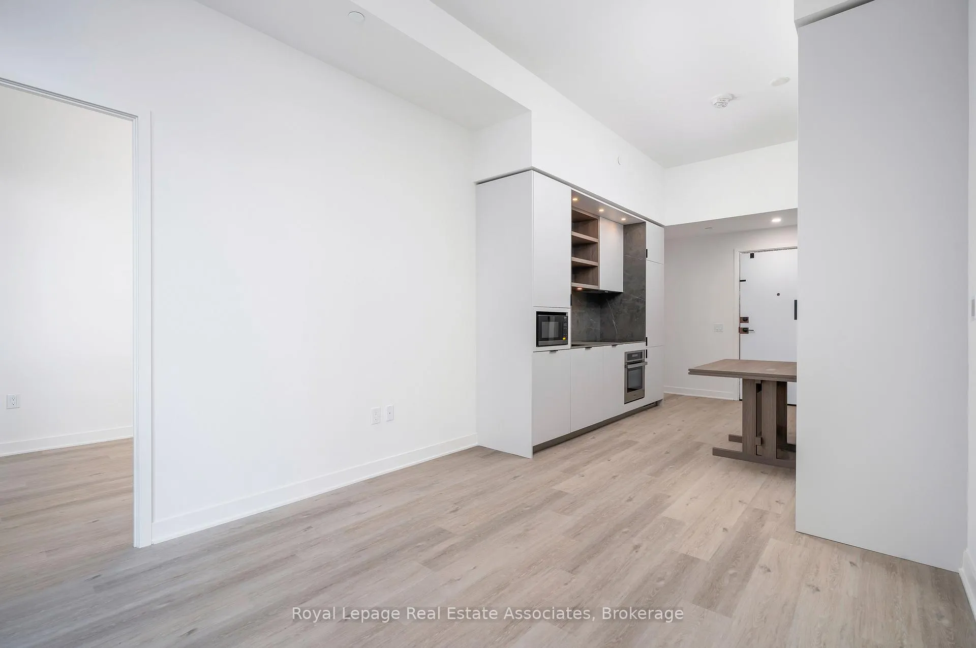 Photo 9 of Unit 3908, 55 Charles Street E, Toronto, Church-Yonge Corridor — HOMEH