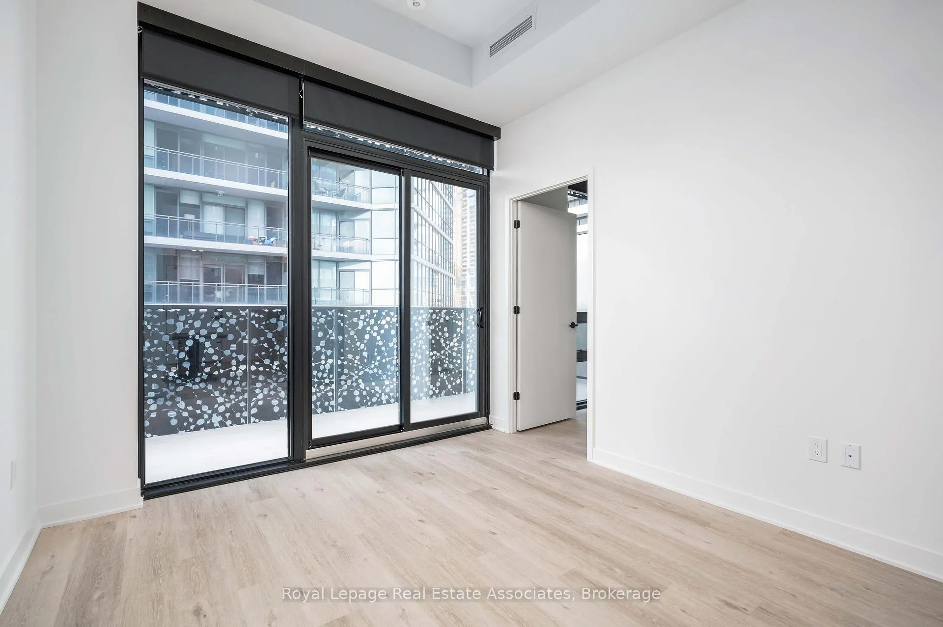 Photo 12 of Unit 3908, 55 Charles Street E, Toronto, Church-Yonge Corridor — HOMEH