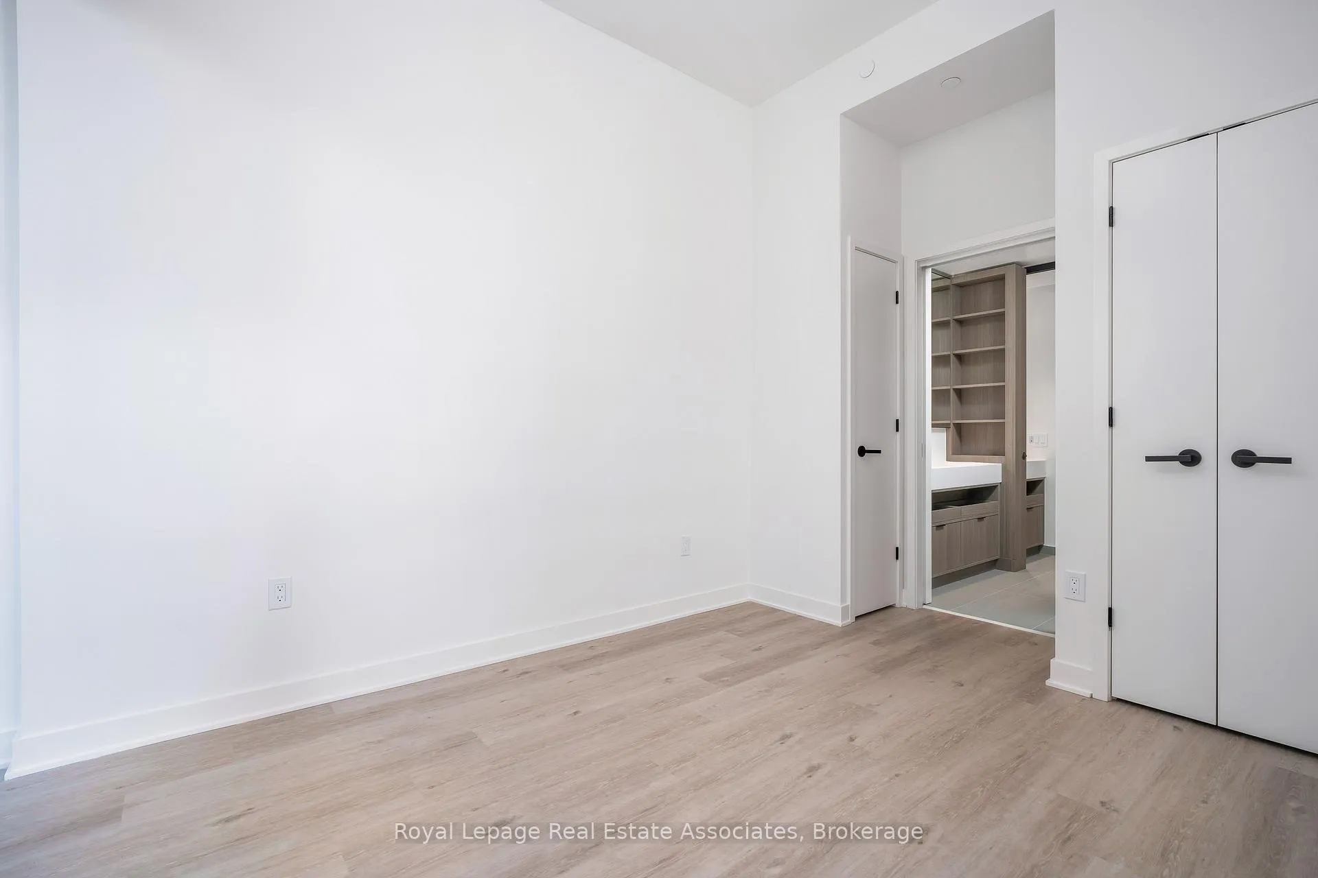 Photo 13 of Unit 3908, 55 Charles Street E, Toronto, Church-Yonge Corridor — HOMEH