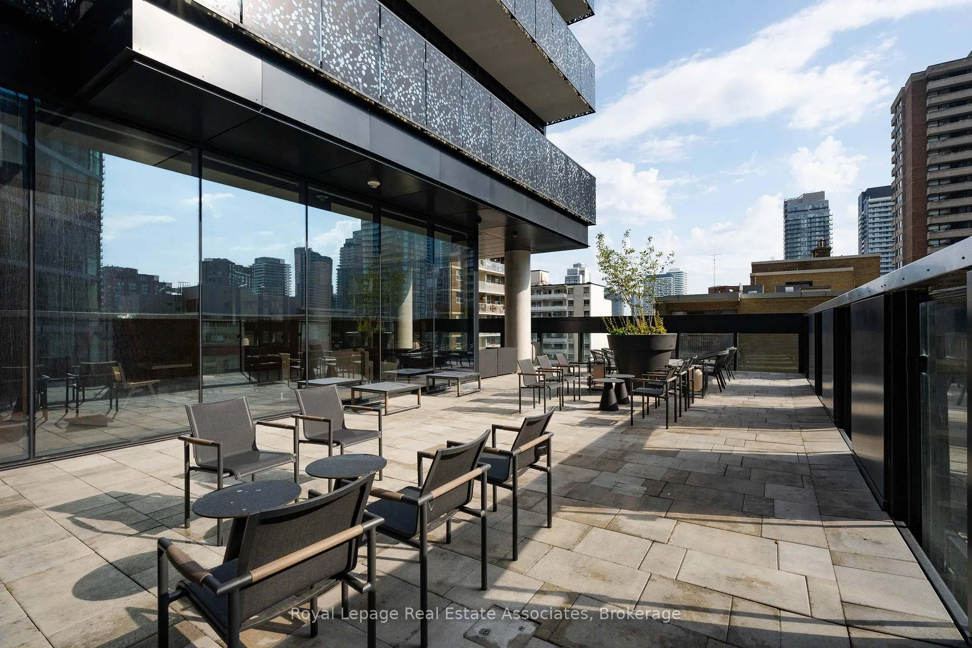 Photo 27 of Unit 3908, 55 Charles Street E, Toronto, Church-Yonge Corridor — HOMEH