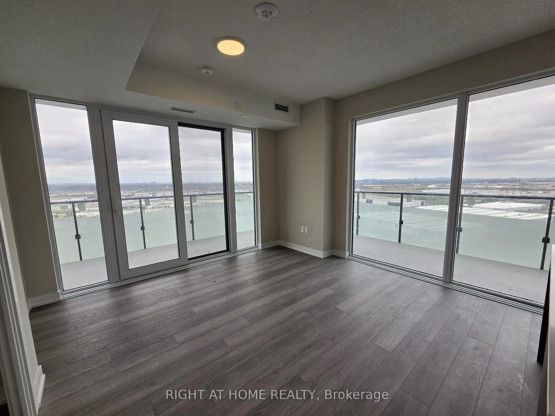 Photo 1 of Unit 3002, 15 Skyridge Drive, Brampton, Bram East — HOMEH
