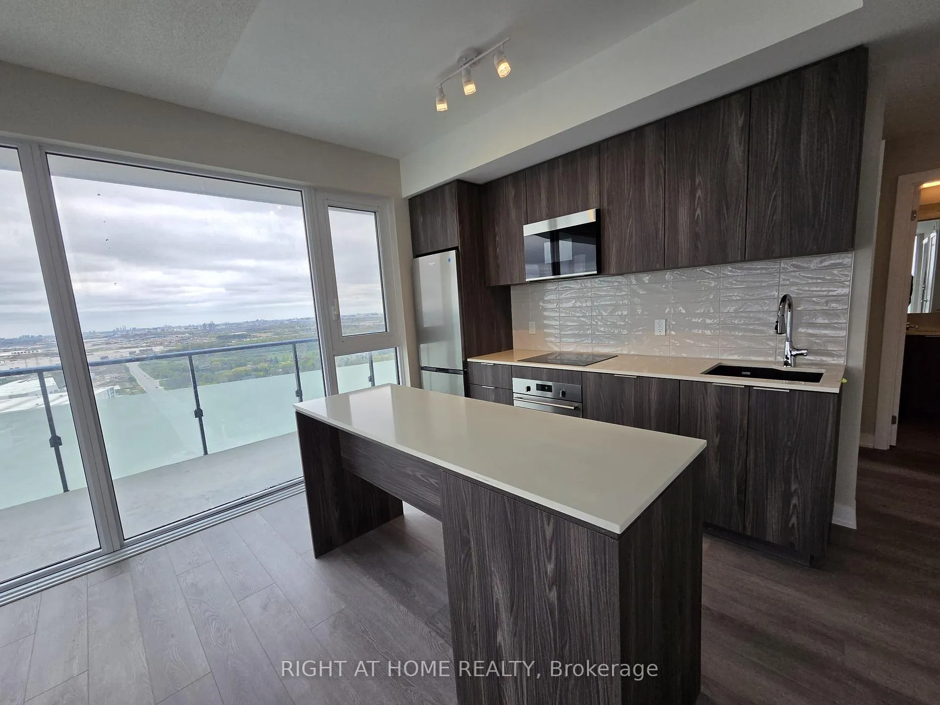 Photo 8 of Unit 3002, 15 Skyridge Drive, Brampton, Bram East — HOMEH