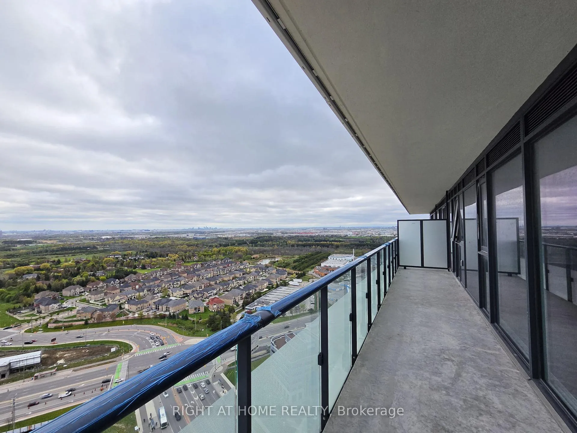Photo 9 of Unit 3002, 15 Skyridge Drive, Brampton, Bram East — HOMEH