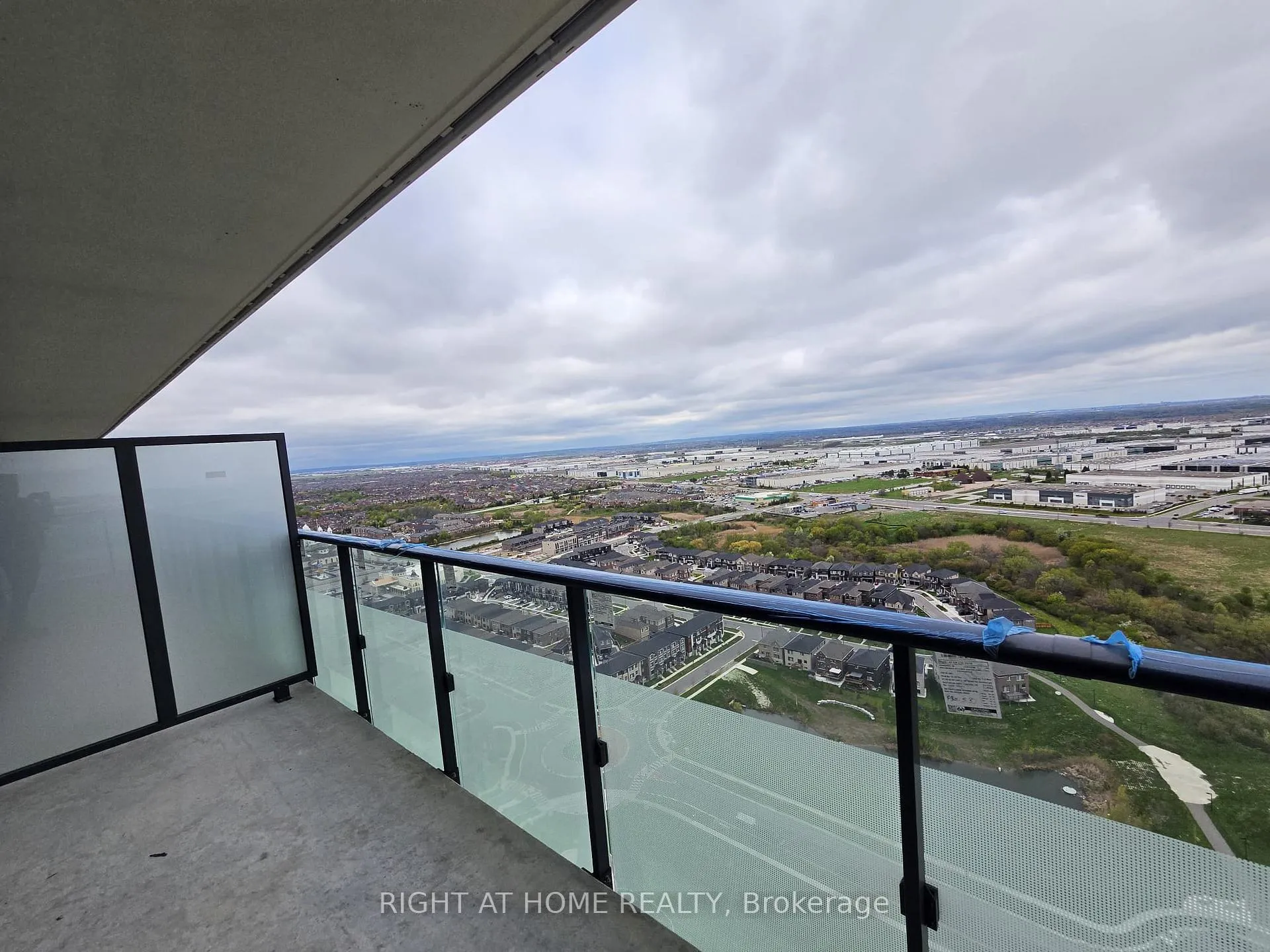 Photo 11 of Unit 3002, 15 Skyridge Drive, Brampton, Bram East — HOMEH