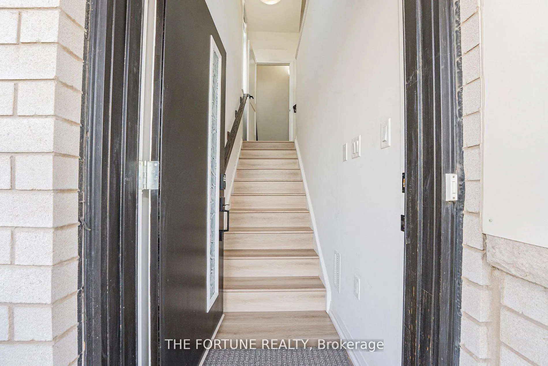 Photo 6 of Unit 70, 55 Tom Brown Drive, Brant, Paris — HOMEH