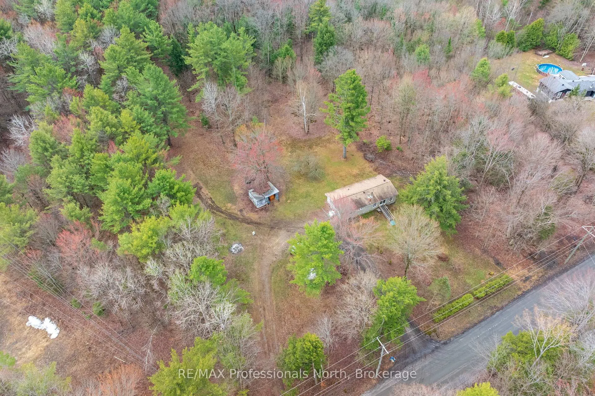 Photo 5 of 1056 Kirk Line W, Bracebridge, Macaulay — HOMEH