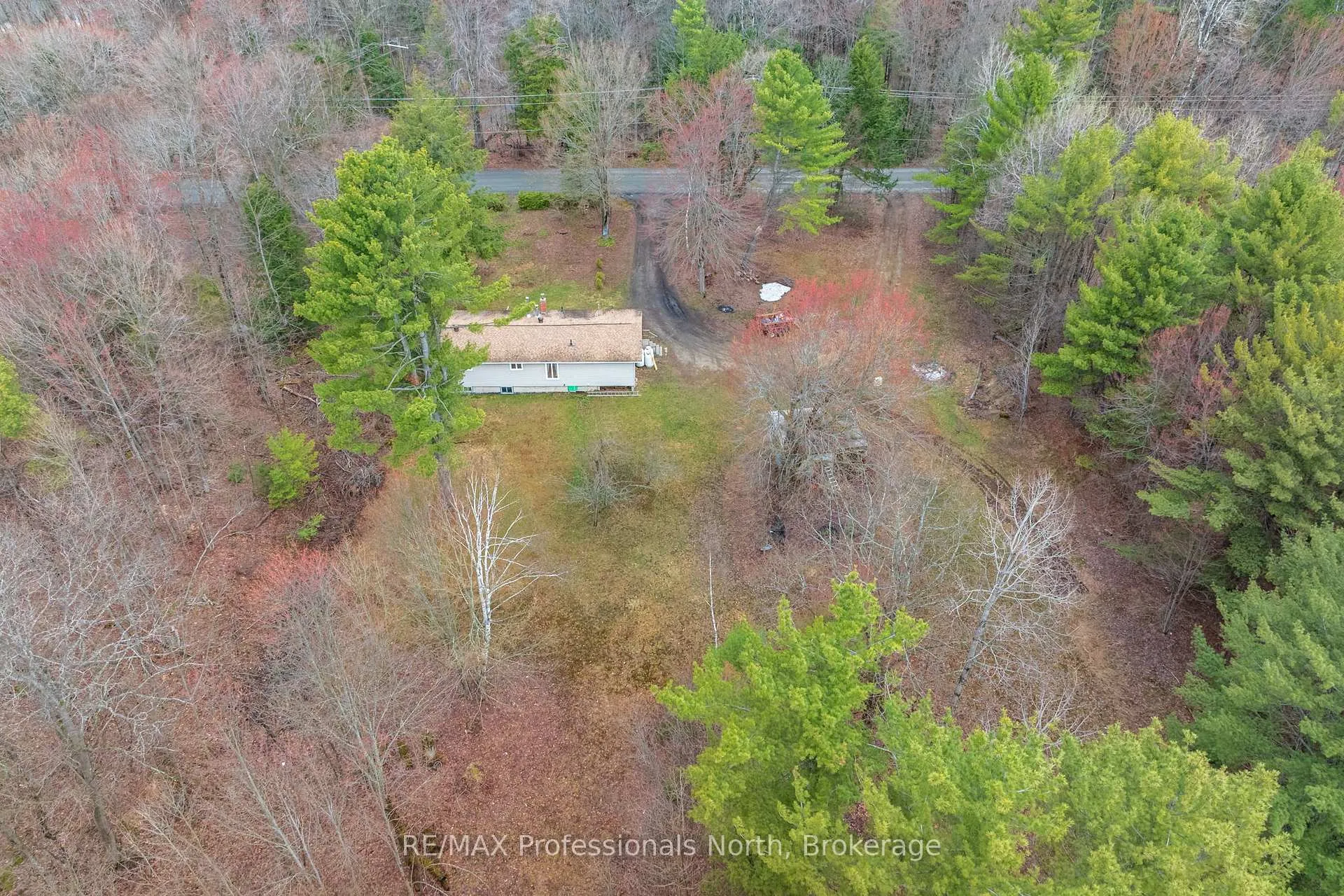 Photo 9 of 1056 Kirk Line W, Bracebridge, Macaulay — HOMEH