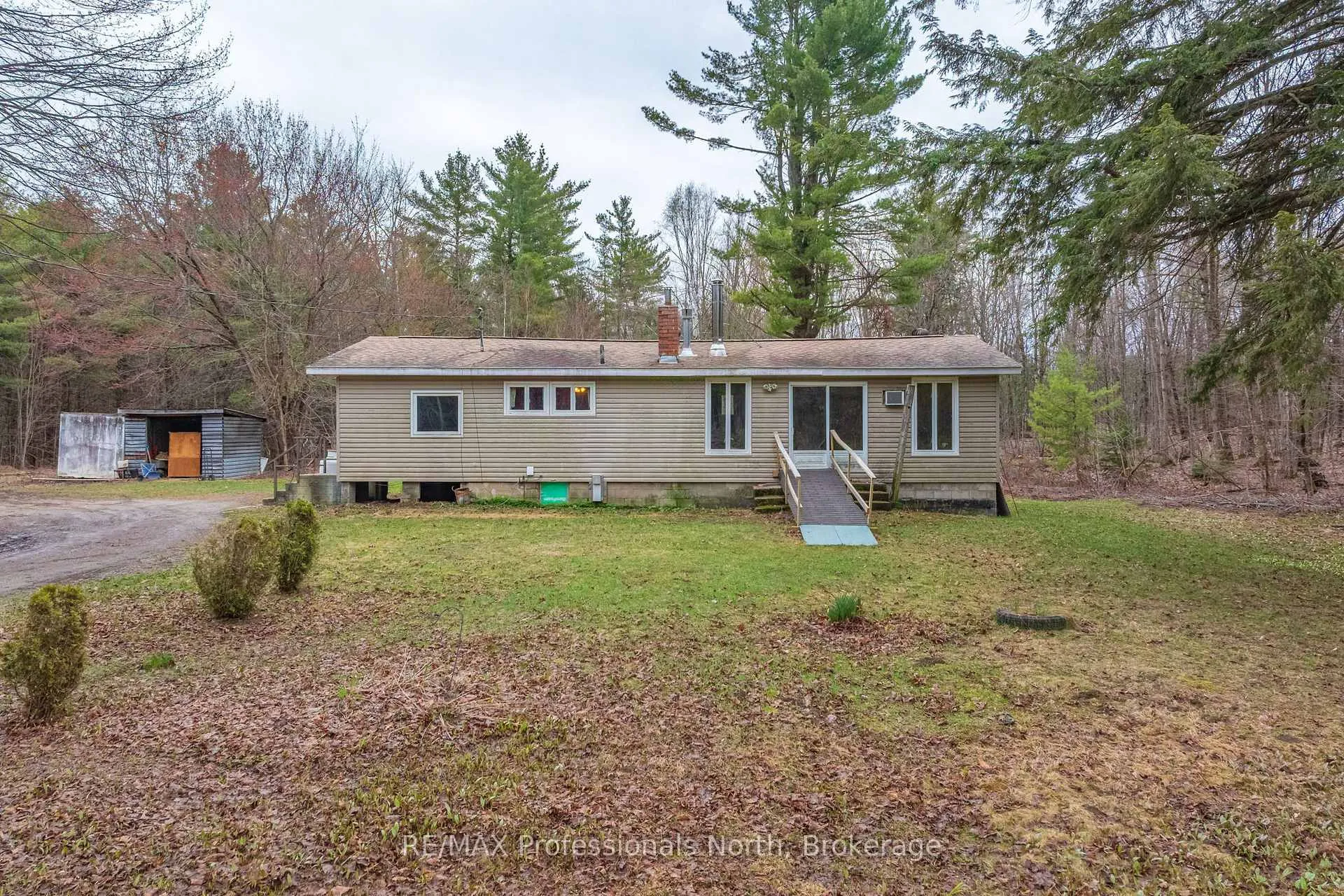 Photo 12 of 1056 Kirk Line W, Bracebridge, Macaulay — HOMEH