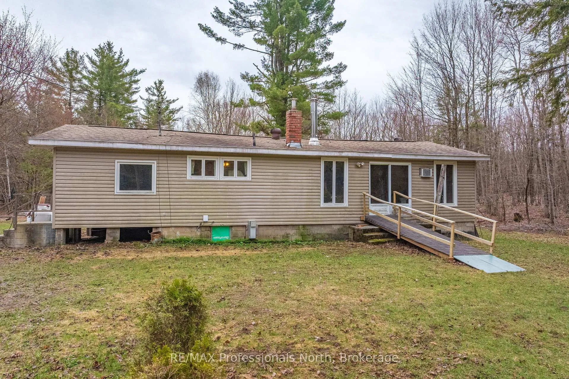 Photo 16 of 1056 Kirk Line W, Bracebridge, Macaulay — HOMEH