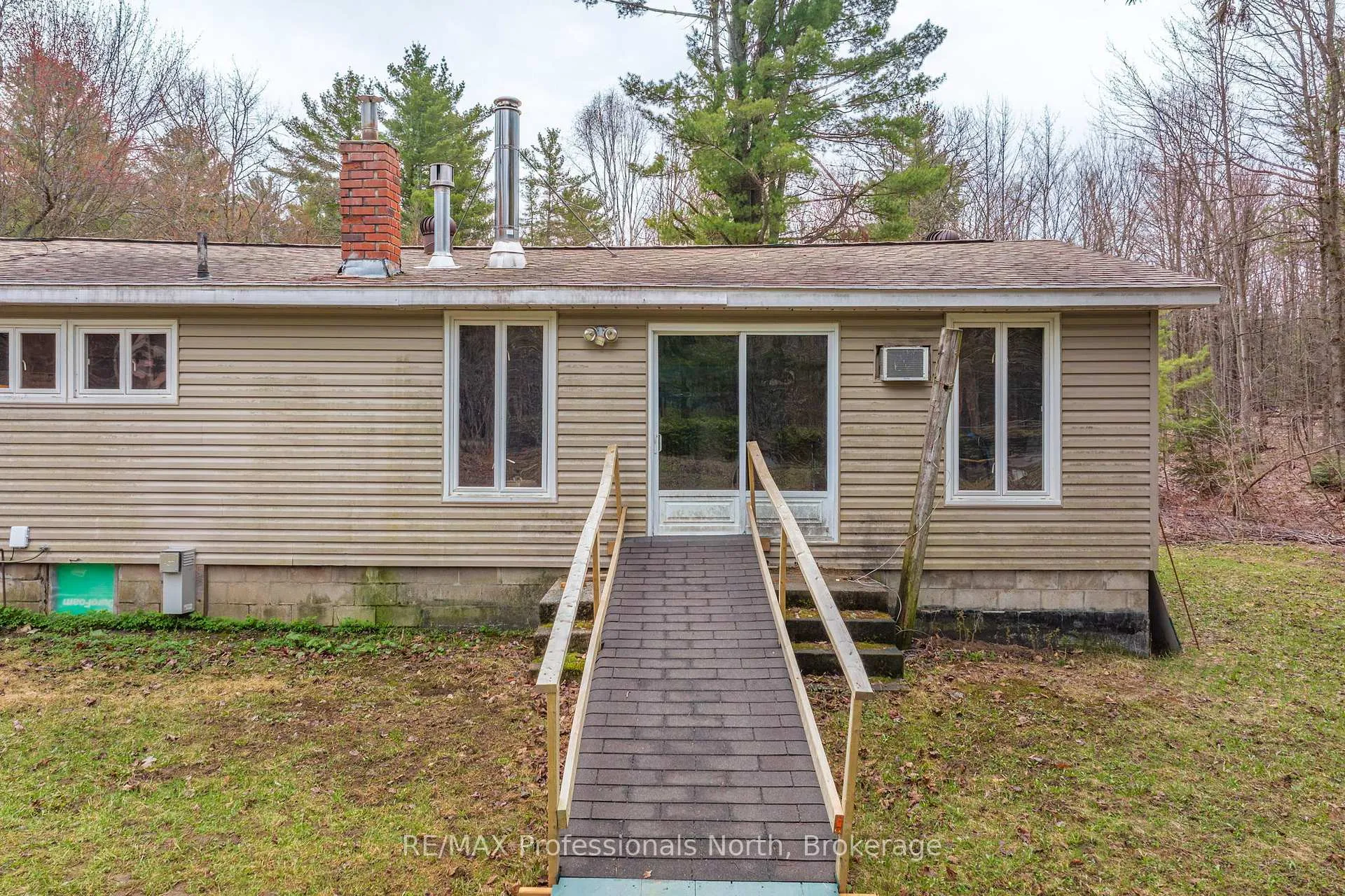 Photo 17 of 1056 Kirk Line W, Bracebridge, Macaulay — HOMEH