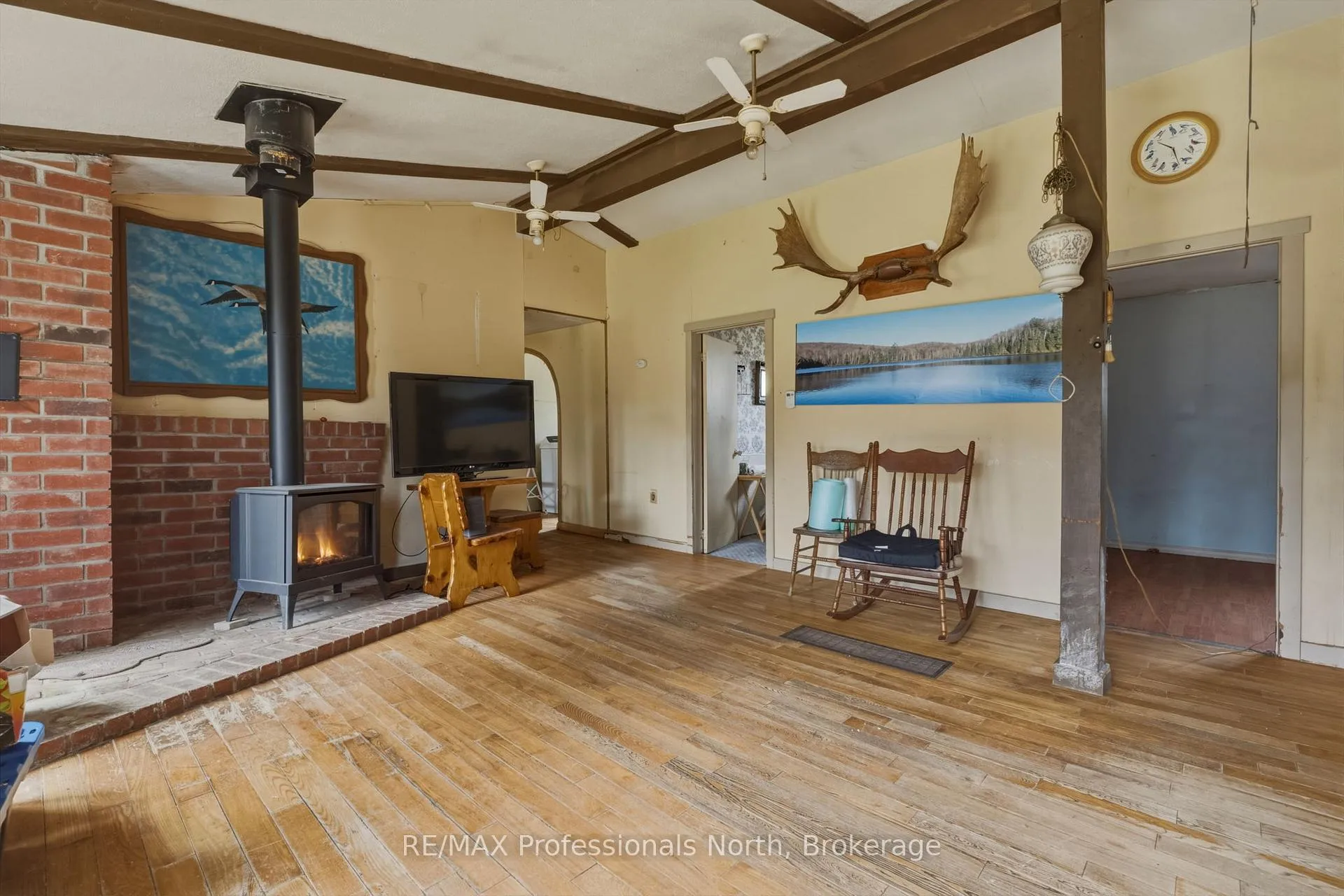 Photo 21 of 1056 Kirk Line W, Bracebridge, Macaulay — HOMEH