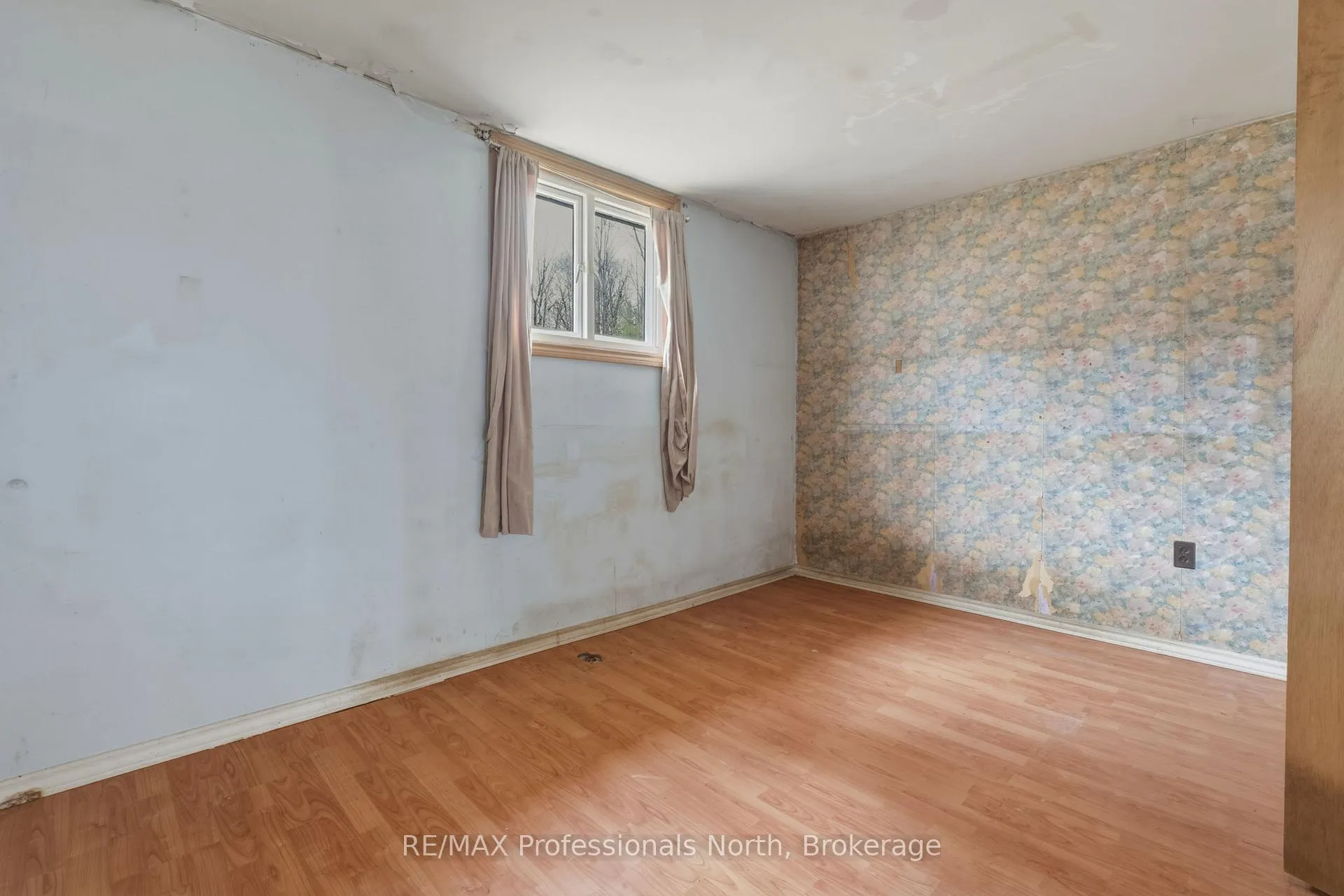 Photo 24 of 1056 Kirk Line W, Bracebridge, Macaulay — HOMEH