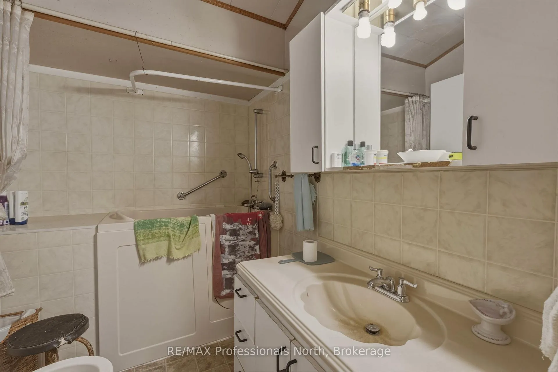 Photo 25 of 1056 Kirk Line W, Bracebridge, Macaulay — HOMEH