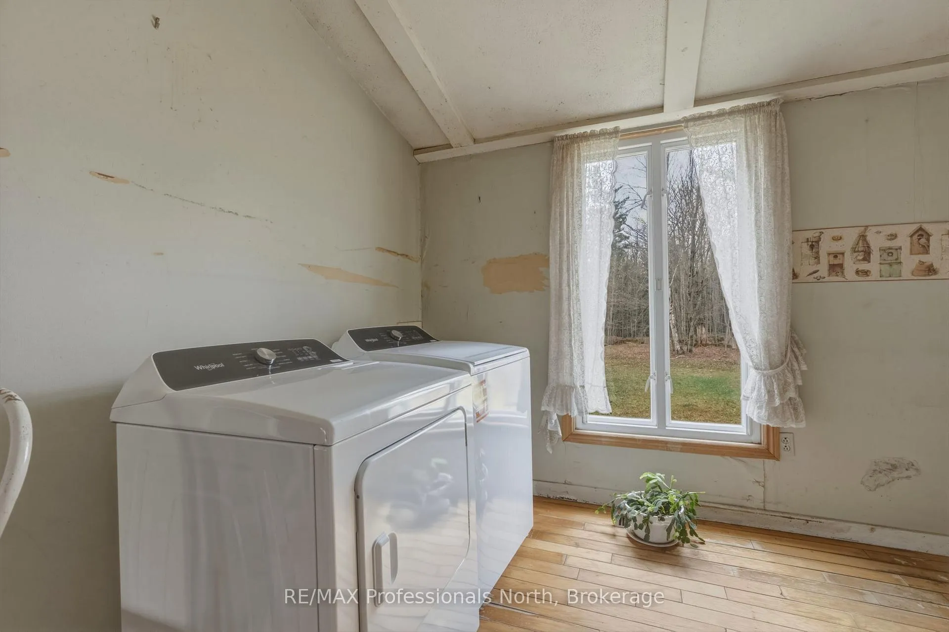 Photo 26 of 1056 Kirk Line W, Bracebridge, Macaulay — HOMEH