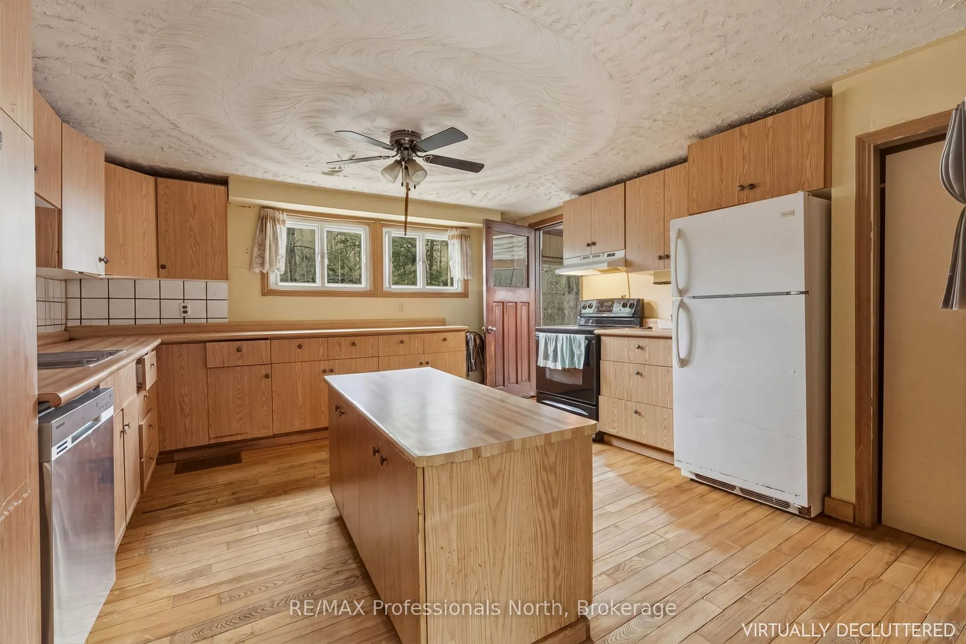 Photo 27 of 1056 Kirk Line W, Bracebridge, Macaulay — HOMEH