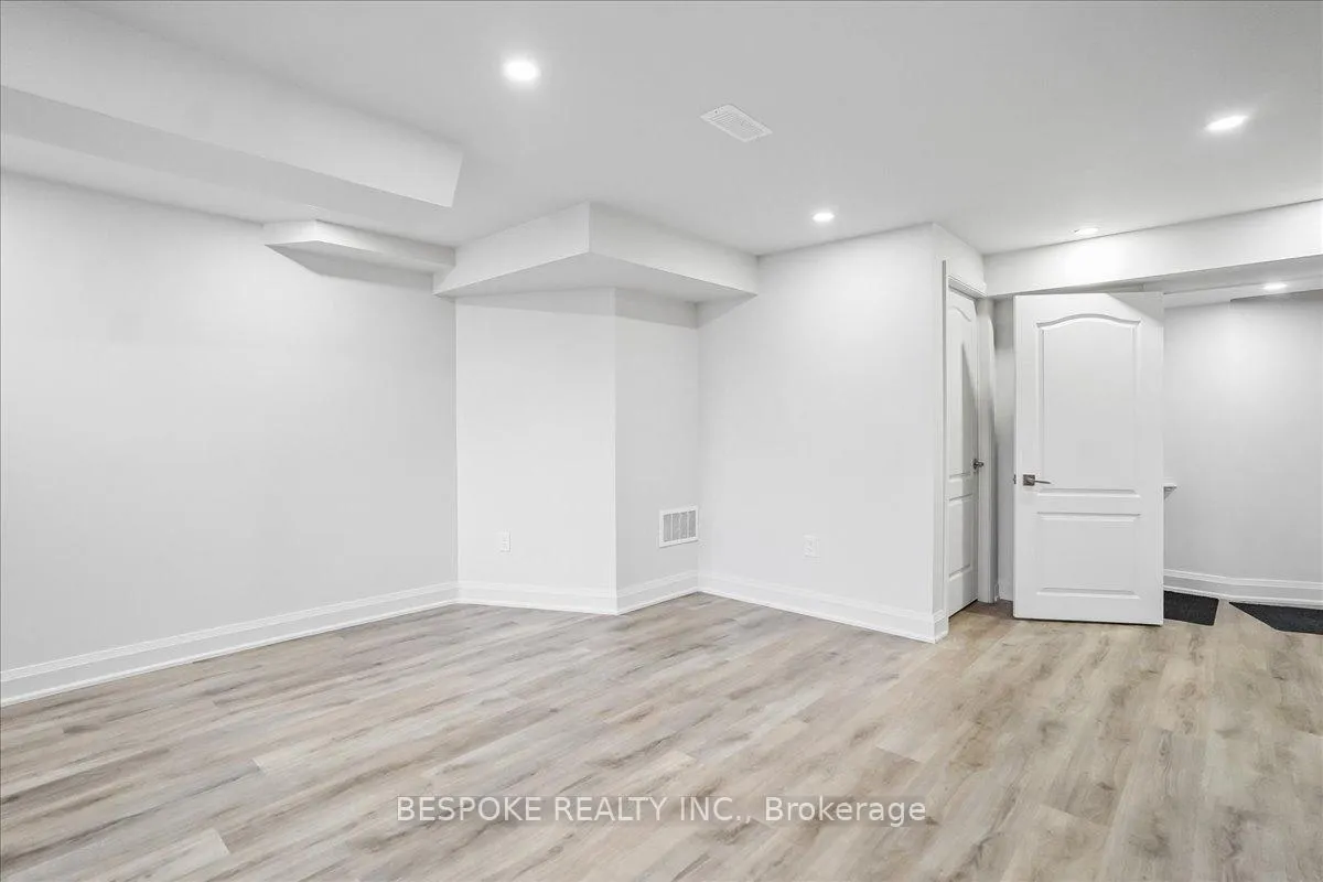 Photo 18 of Unit Bsmt, 163 Crombie Street, Clarington, Bowmanville — HOMEH