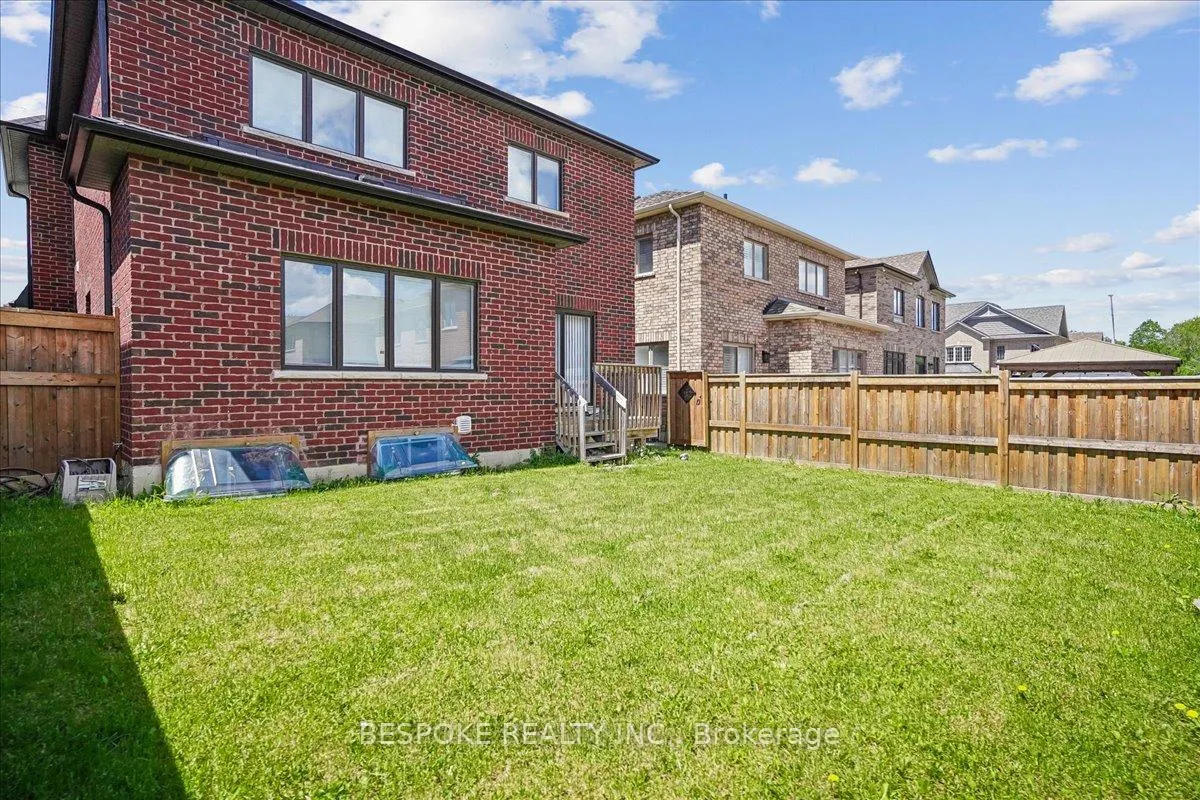 Photo 32 of Unit Bsmt, 163 Crombie Street, Clarington, Bowmanville — HOMEH