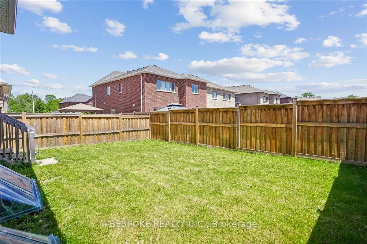 Photo 34 of Unit Bsmt, 163 Crombie Street, Clarington, Bowmanville — HOMEH