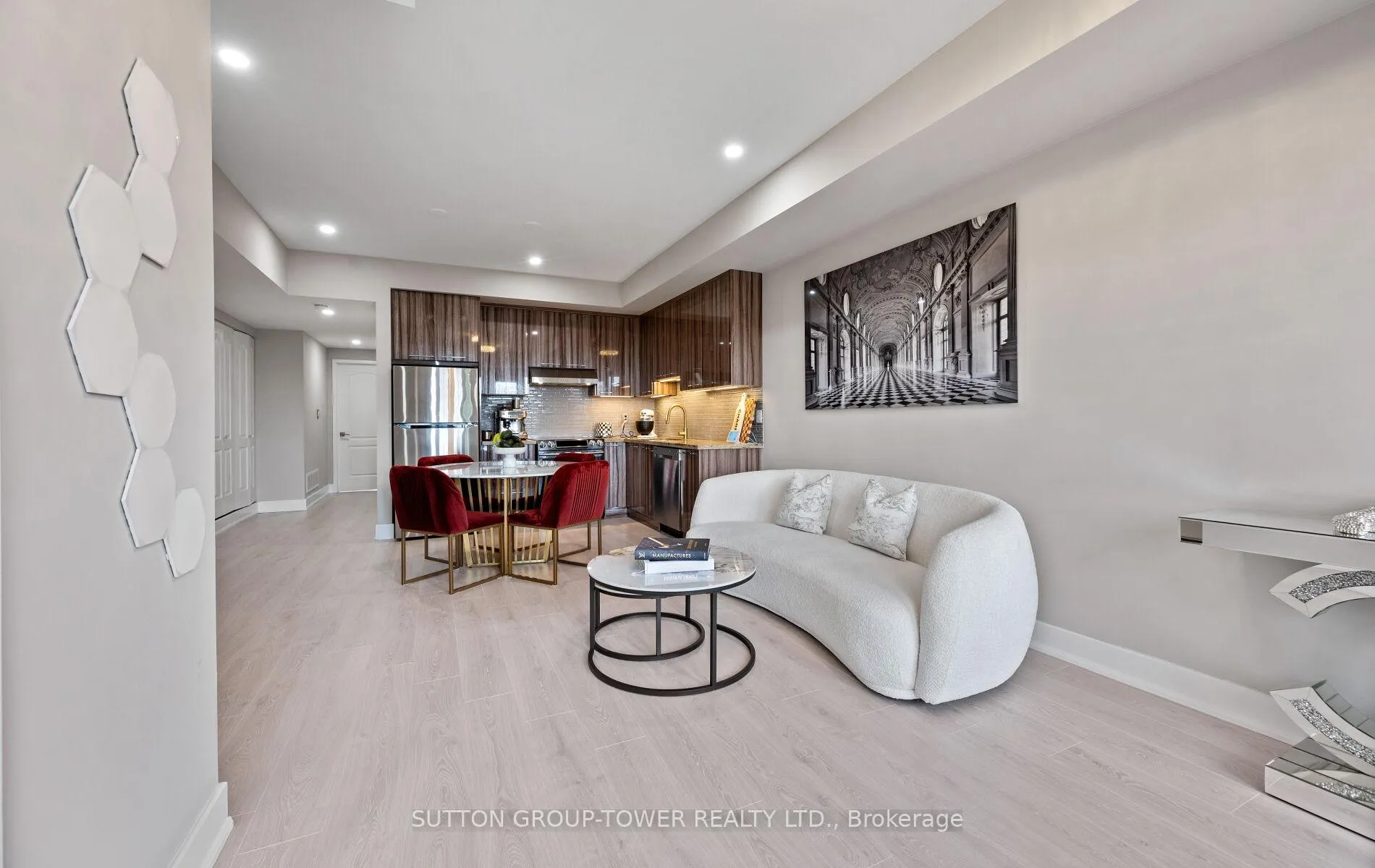 Photo 4 of Unit C26, 26 Bruce Street, Vaughan, East Woodbridge — HOMEH
