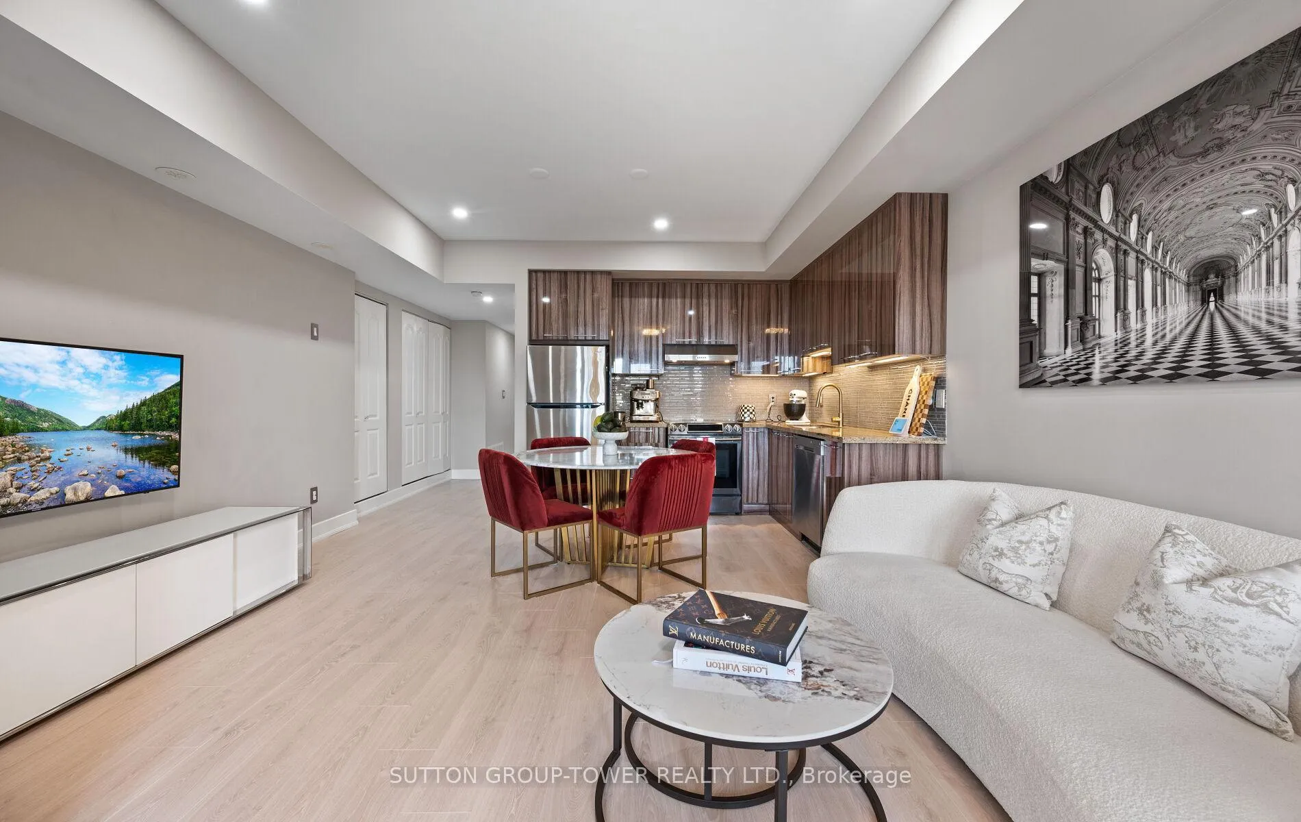 Photo 7 of Unit C26, 26 Bruce Street, Vaughan, East Woodbridge — HOMEH