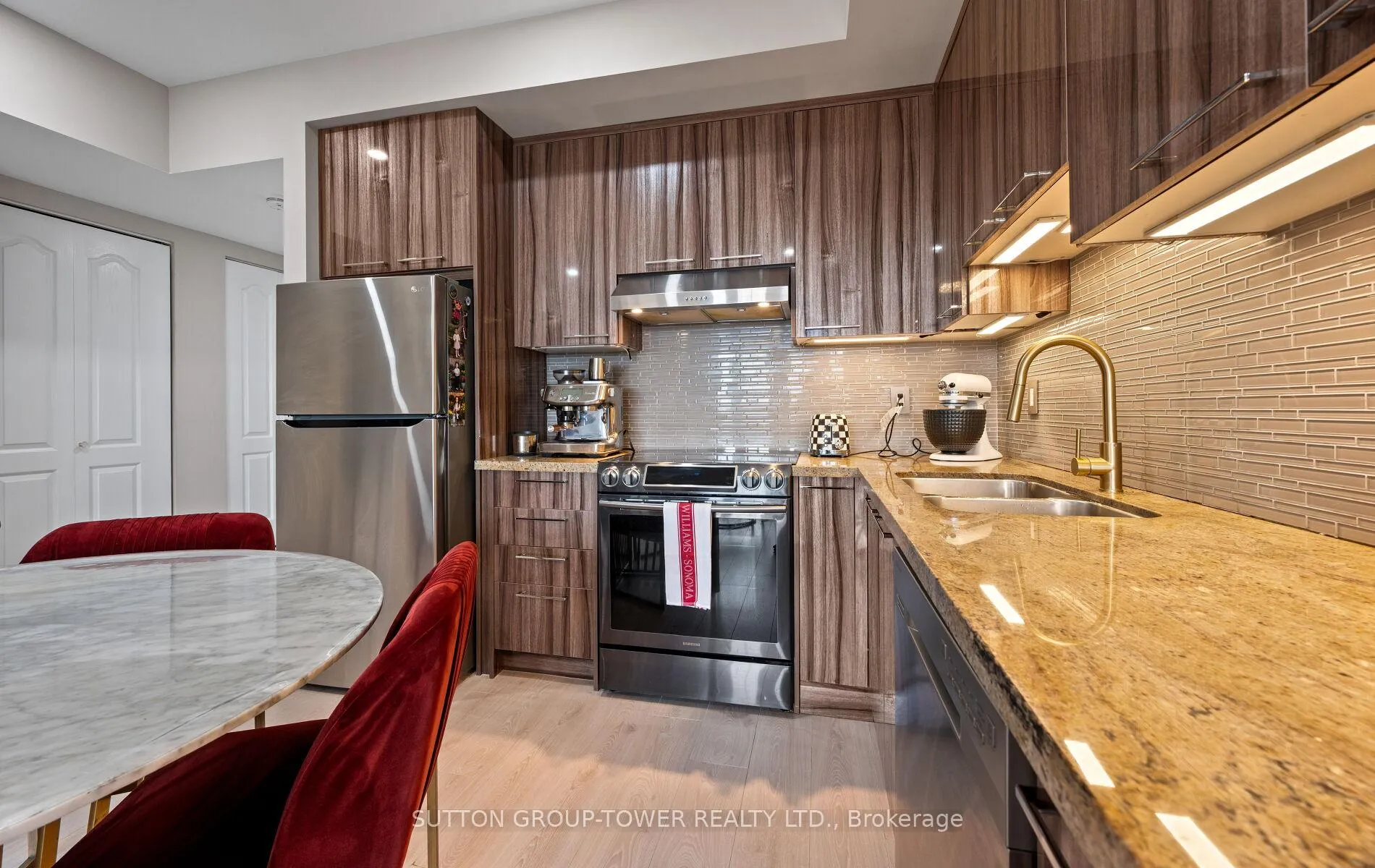 Photo 8 of Unit C26, 26 Bruce Street, Vaughan, East Woodbridge — HOMEH