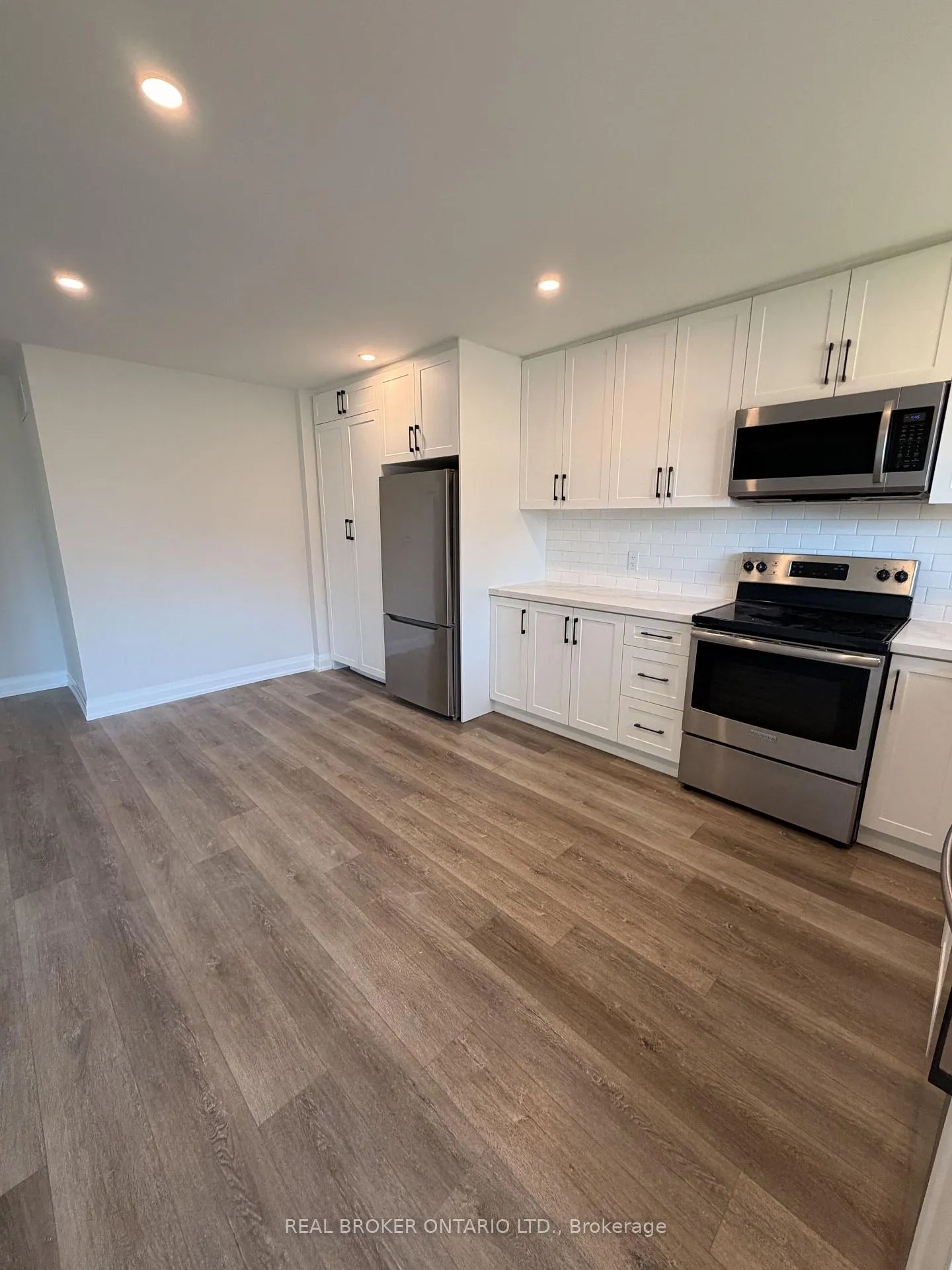 Photo 3 of Unit Main, 653 Athol Street E, Oshawa, Donevan — HOMEH