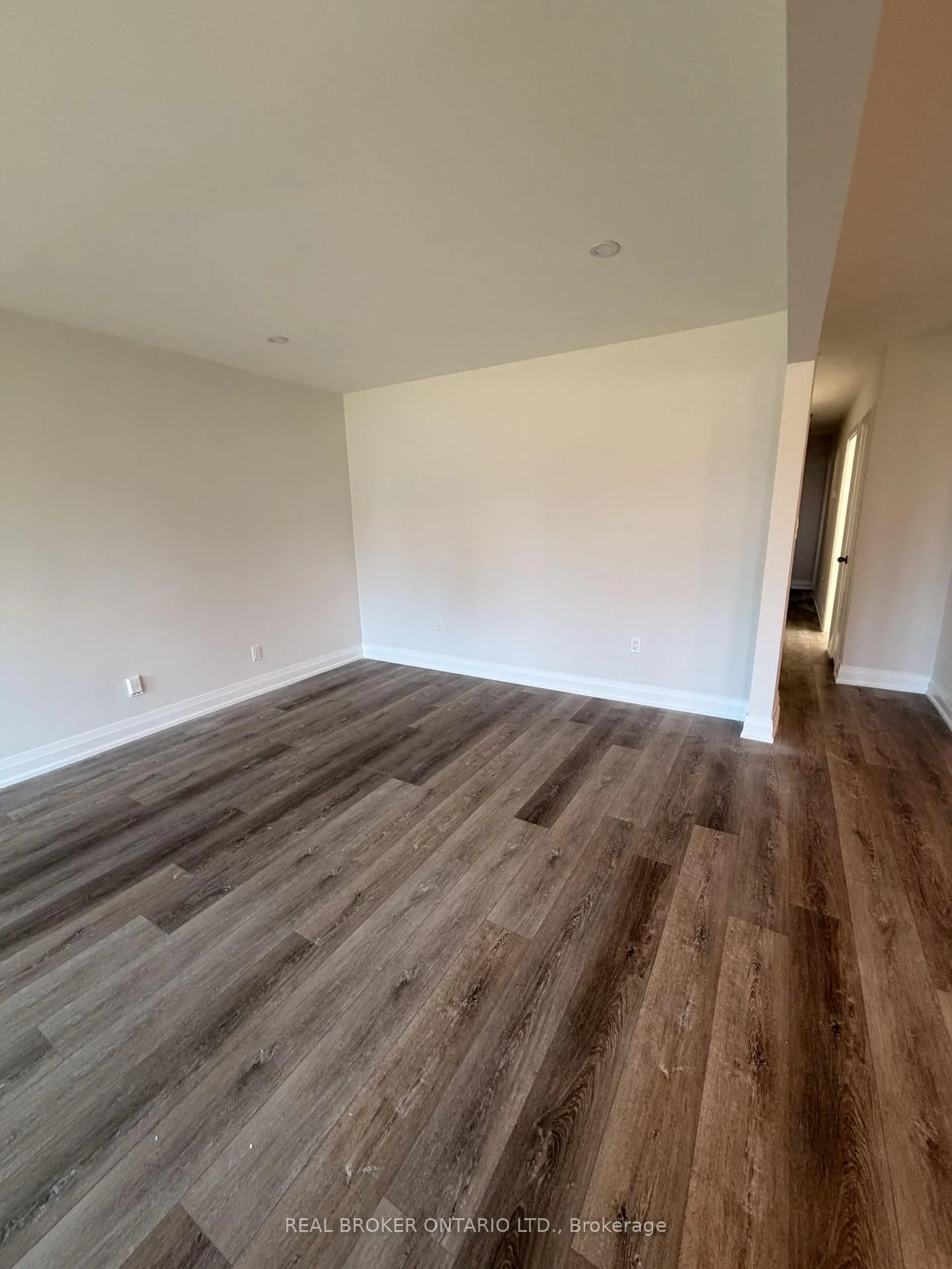 Photo 6 of Unit Main, 653 Athol Street E, Oshawa, Donevan — HOMEH