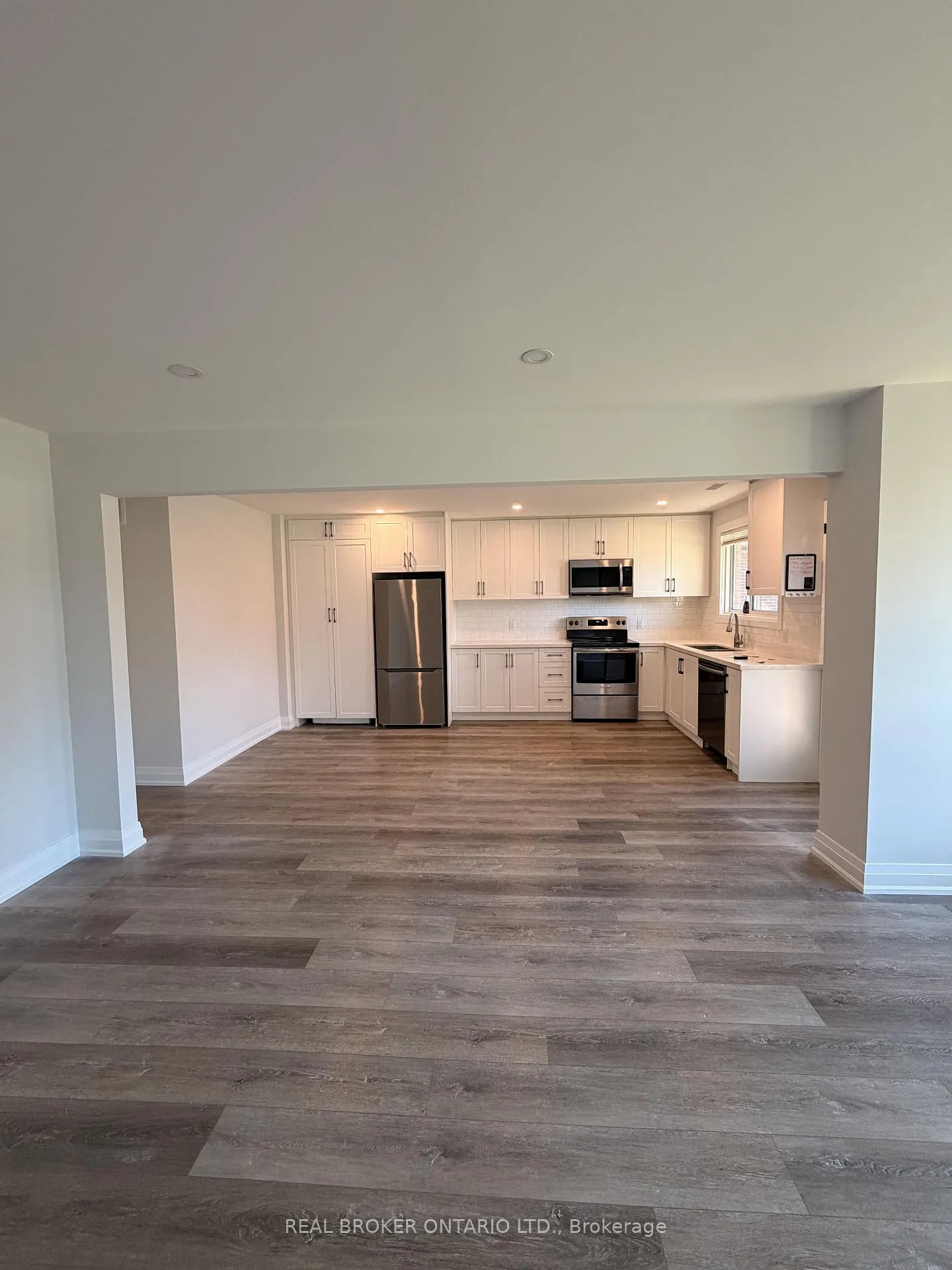 Photo 7 of Unit Main, 653 Athol Street E, Oshawa, Donevan — HOMEH