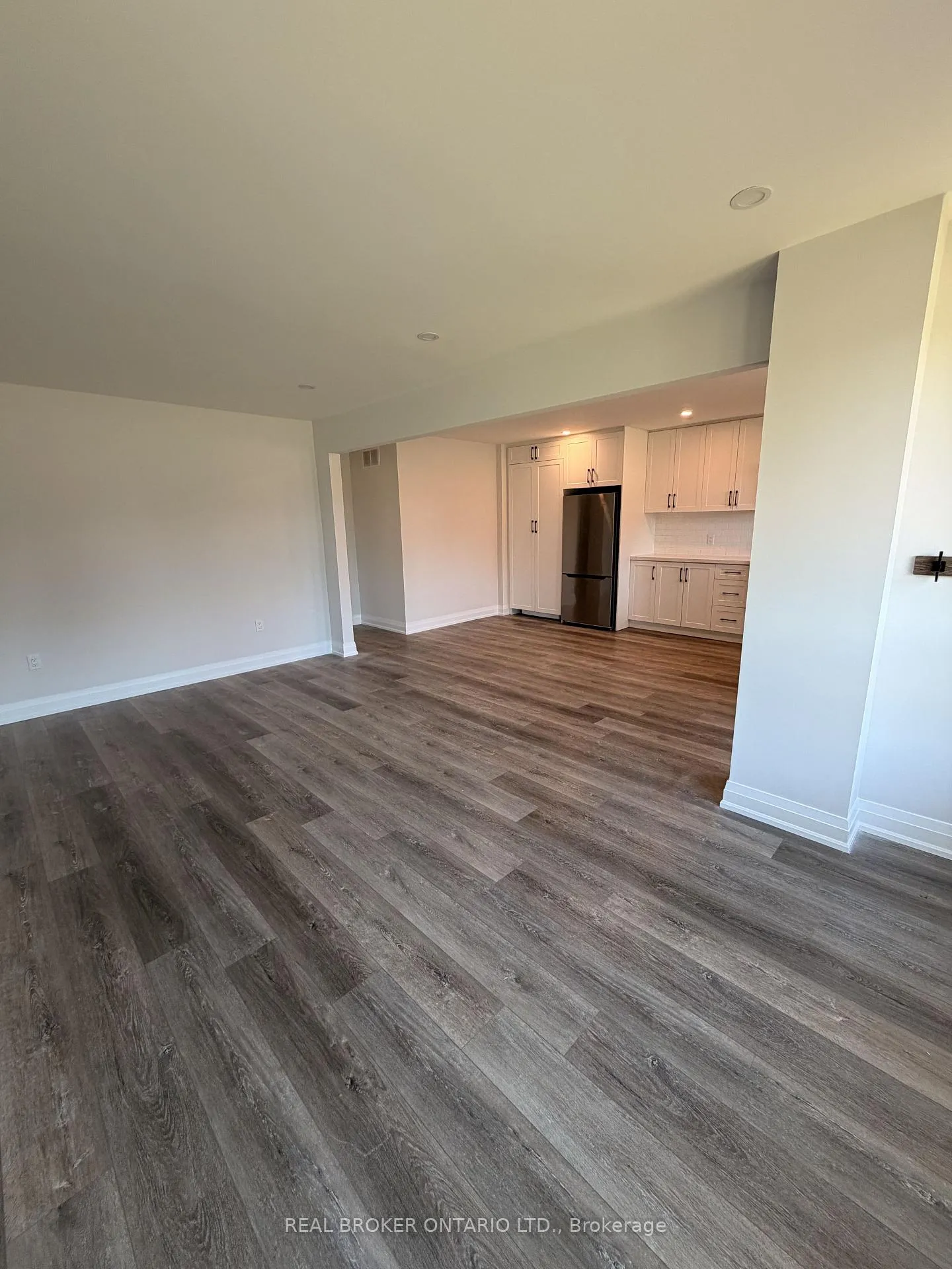 Photo 8 of Unit Main, 653 Athol Street E, Oshawa, Donevan — HOMEH