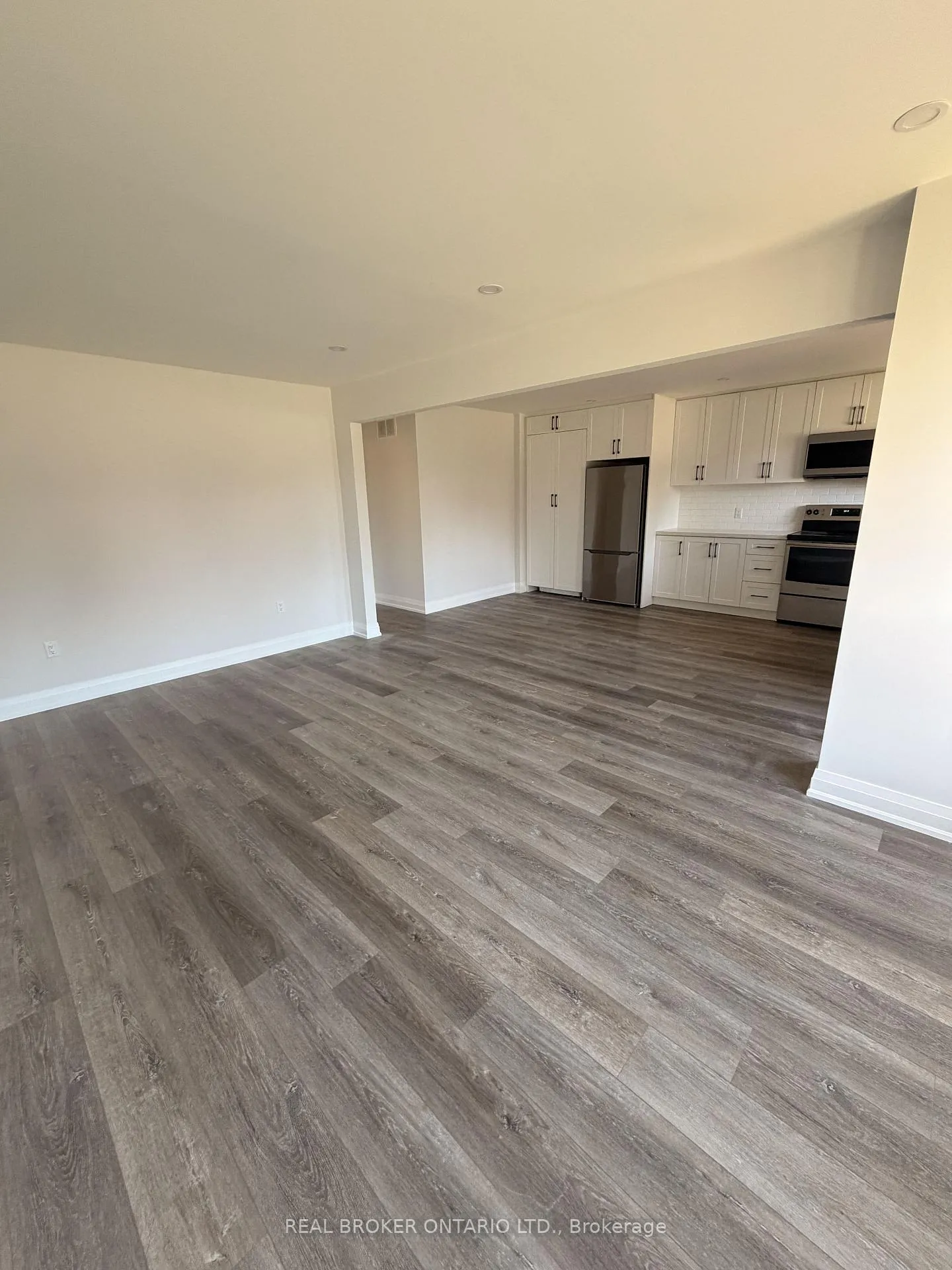 Photo 9 of Unit Main, 653 Athol Street E, Oshawa, Donevan — HOMEH